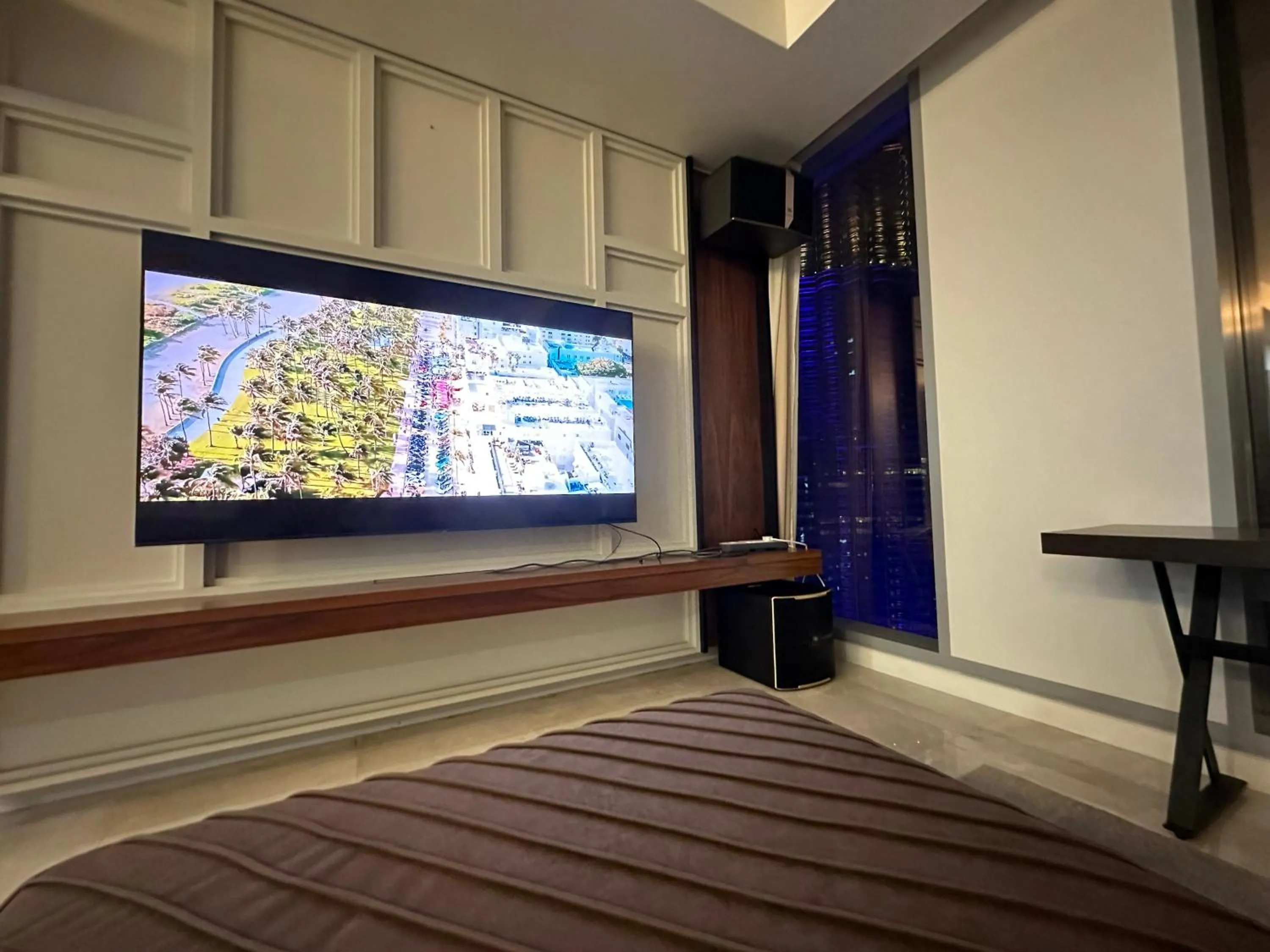 Bed in Tropicana The Residence Klcc By Sky World