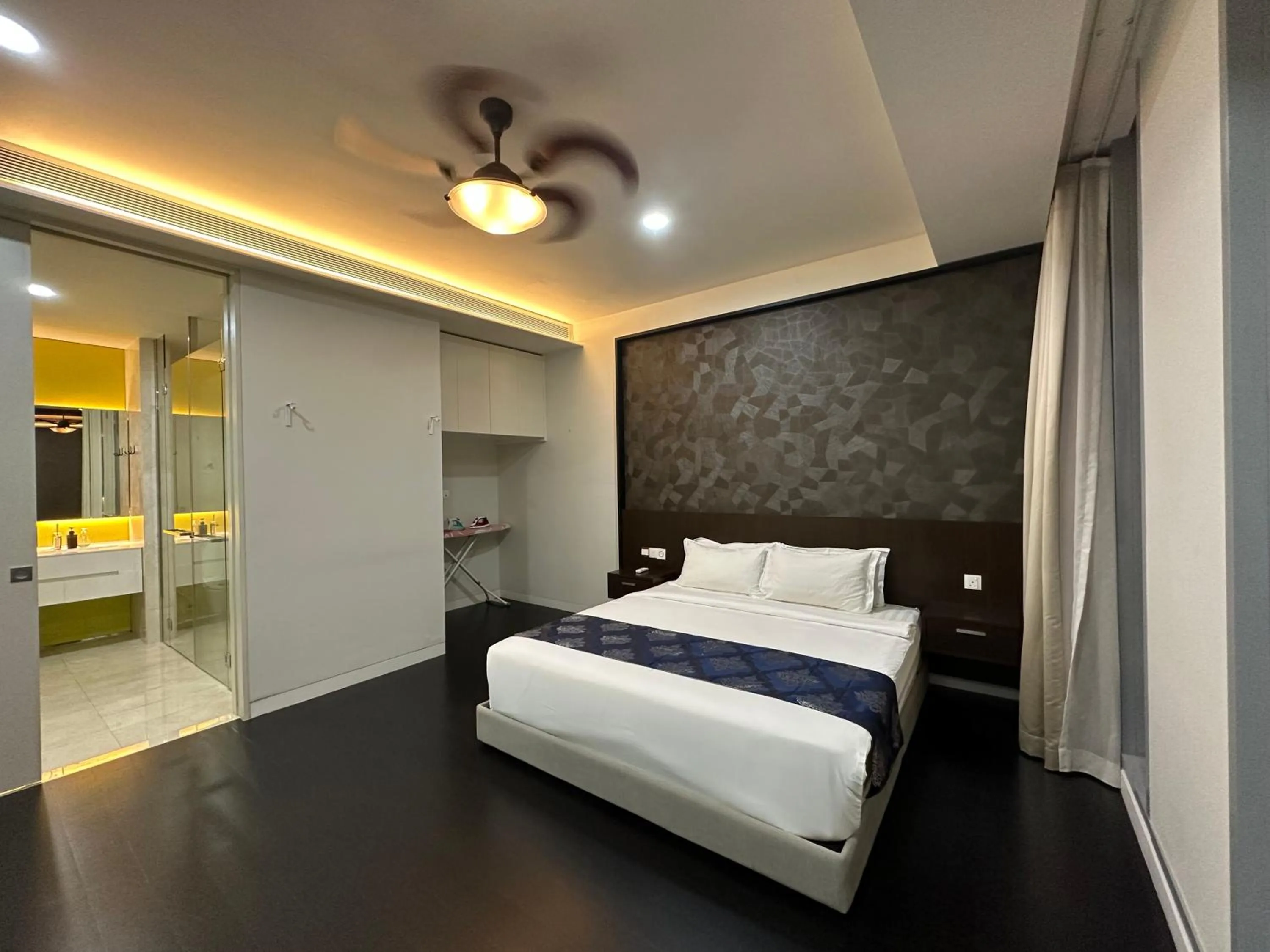 Bed in Tropicana The Residence Klcc By Sky World