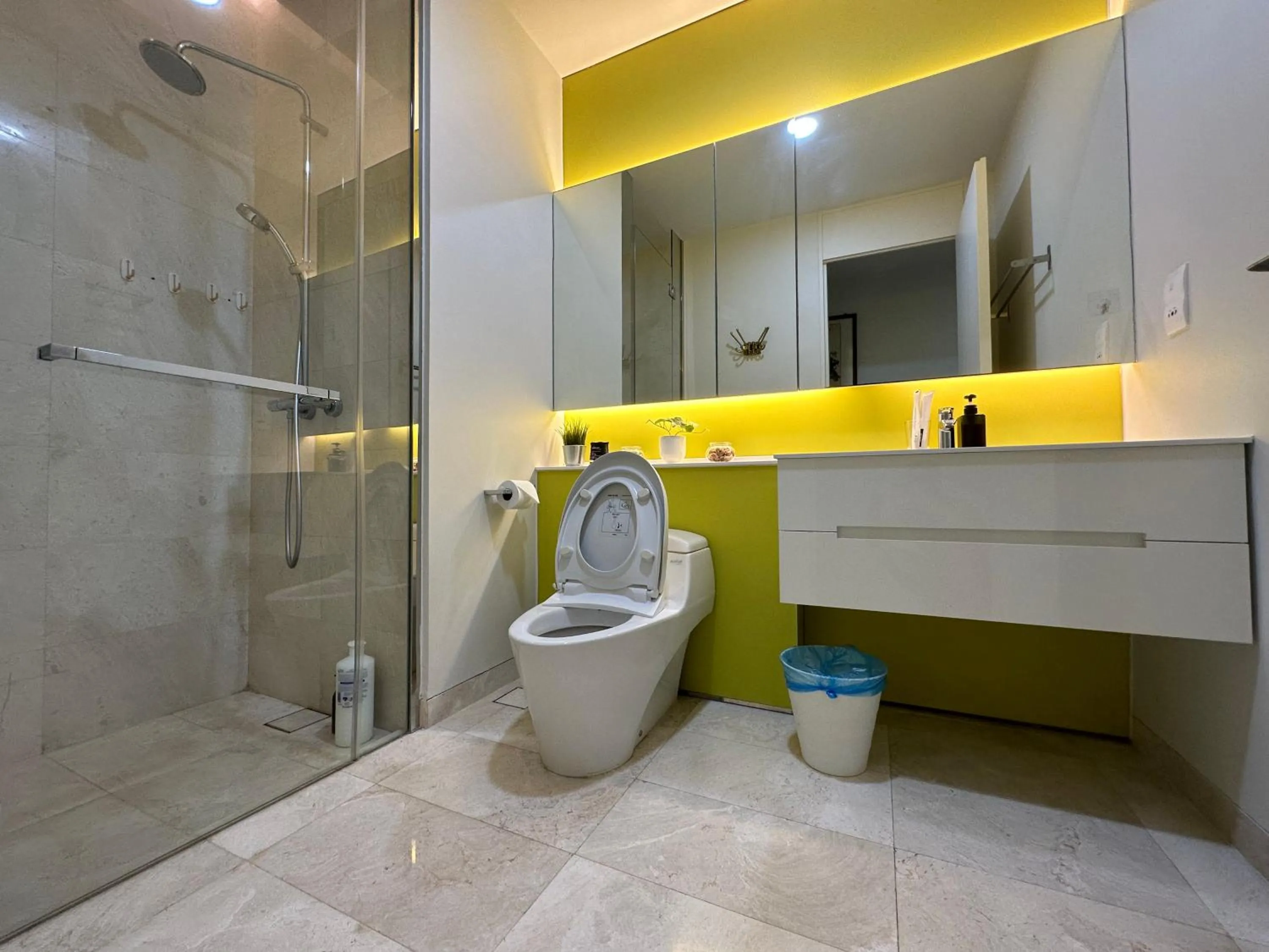 Shower in Tropicana The Residence Klcc By Sky World