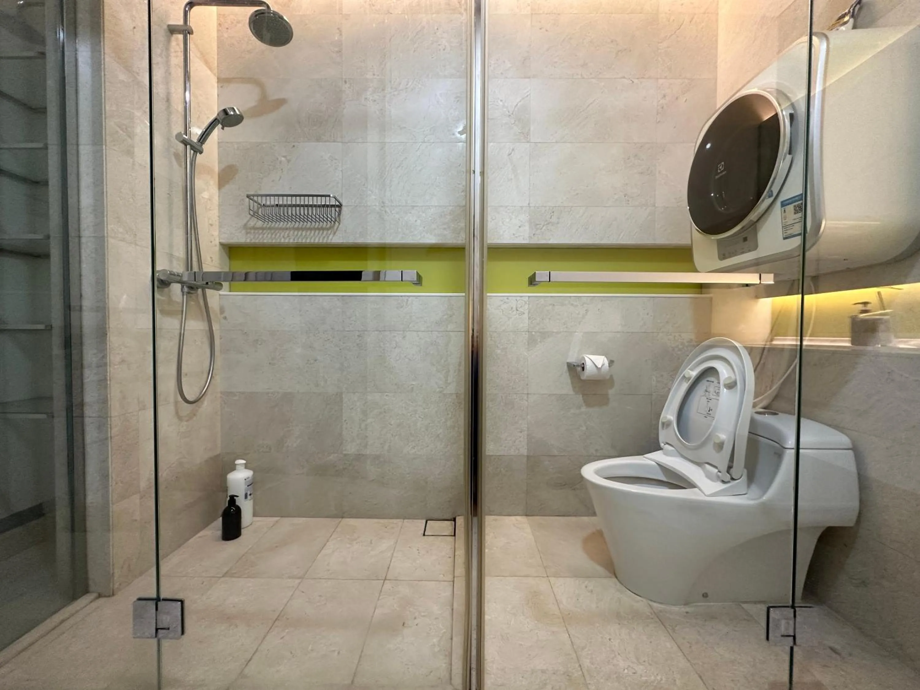 Shower in Tropicana The Residence Klcc By Sky World