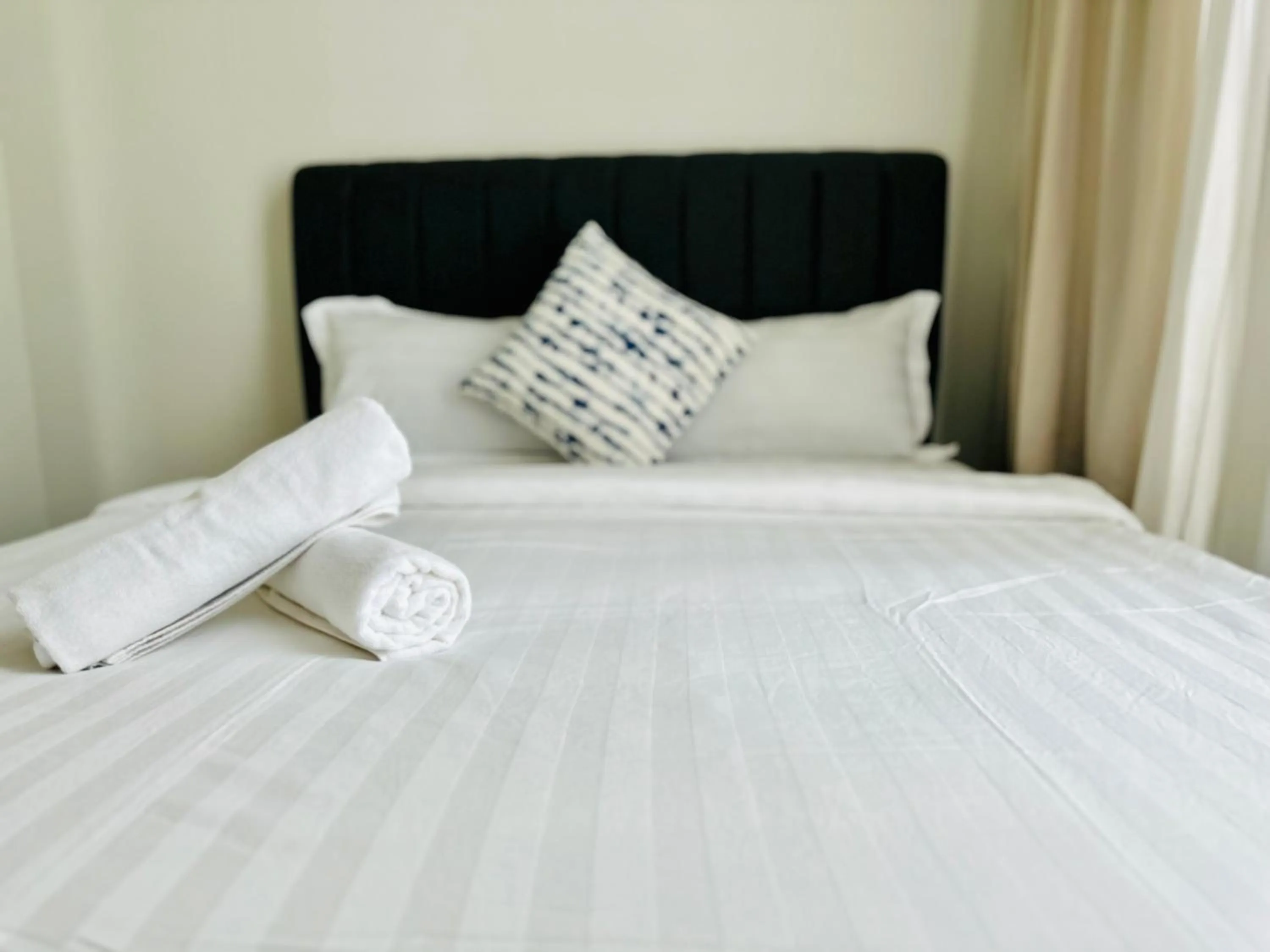 Bed in Tropicana The Residence Klcc By Sky World