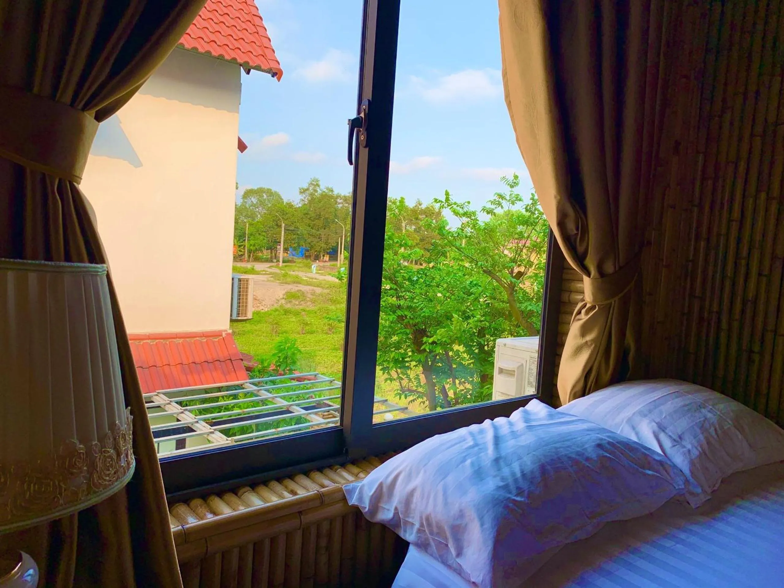 View (from property/room), Bed in Tam Coc Mandala Villa & Homestay
