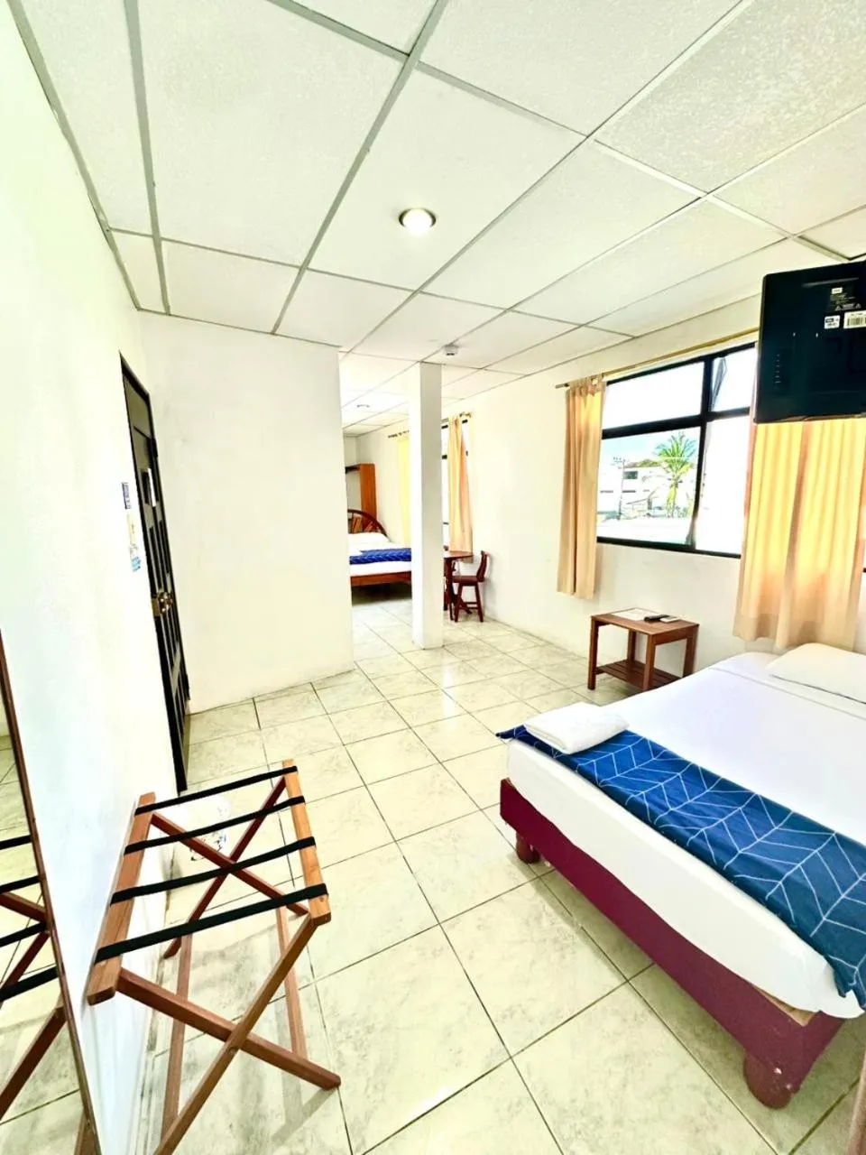 Twin Room in Hostal Gardner