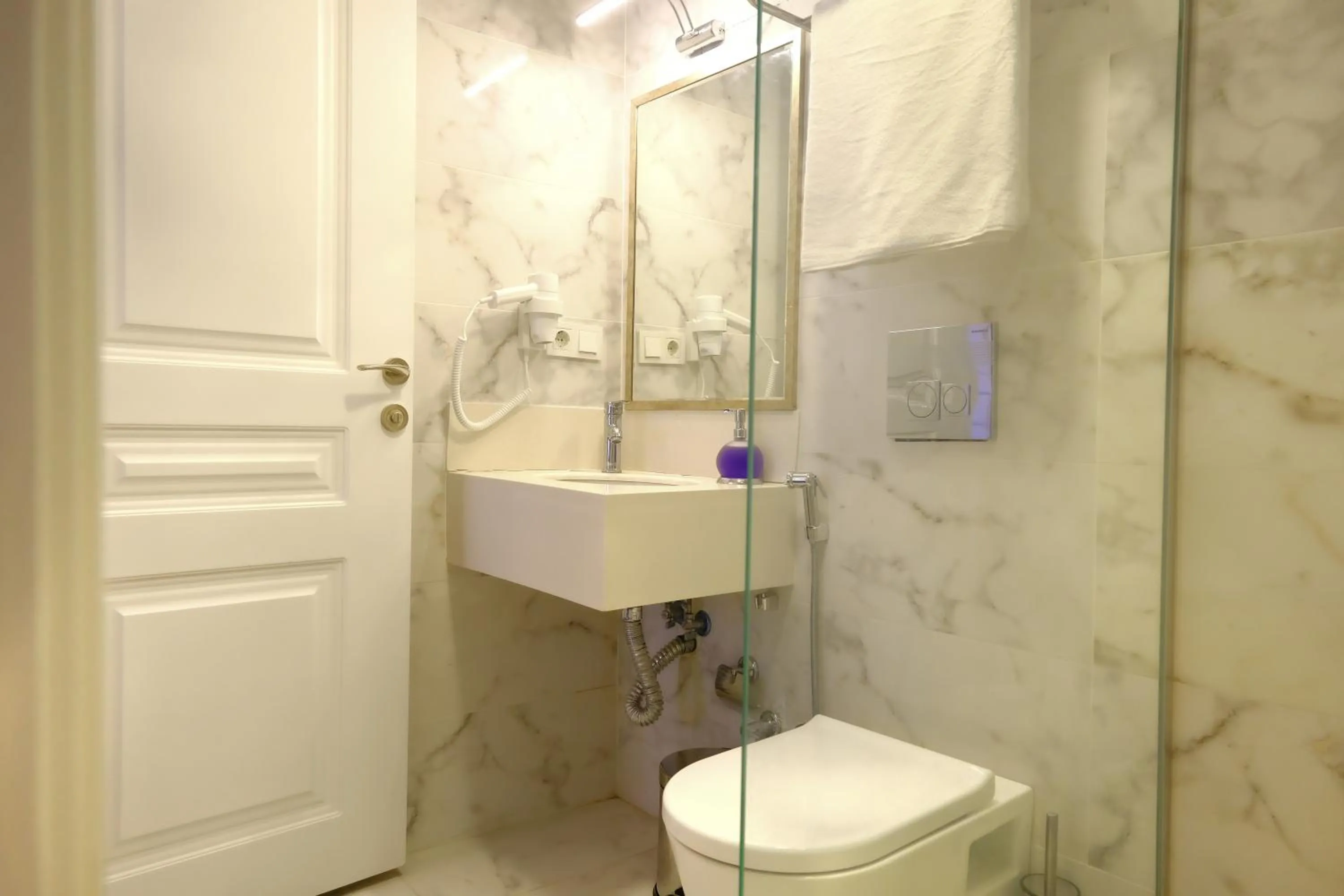 Toilet in Olympos Garden Hotel