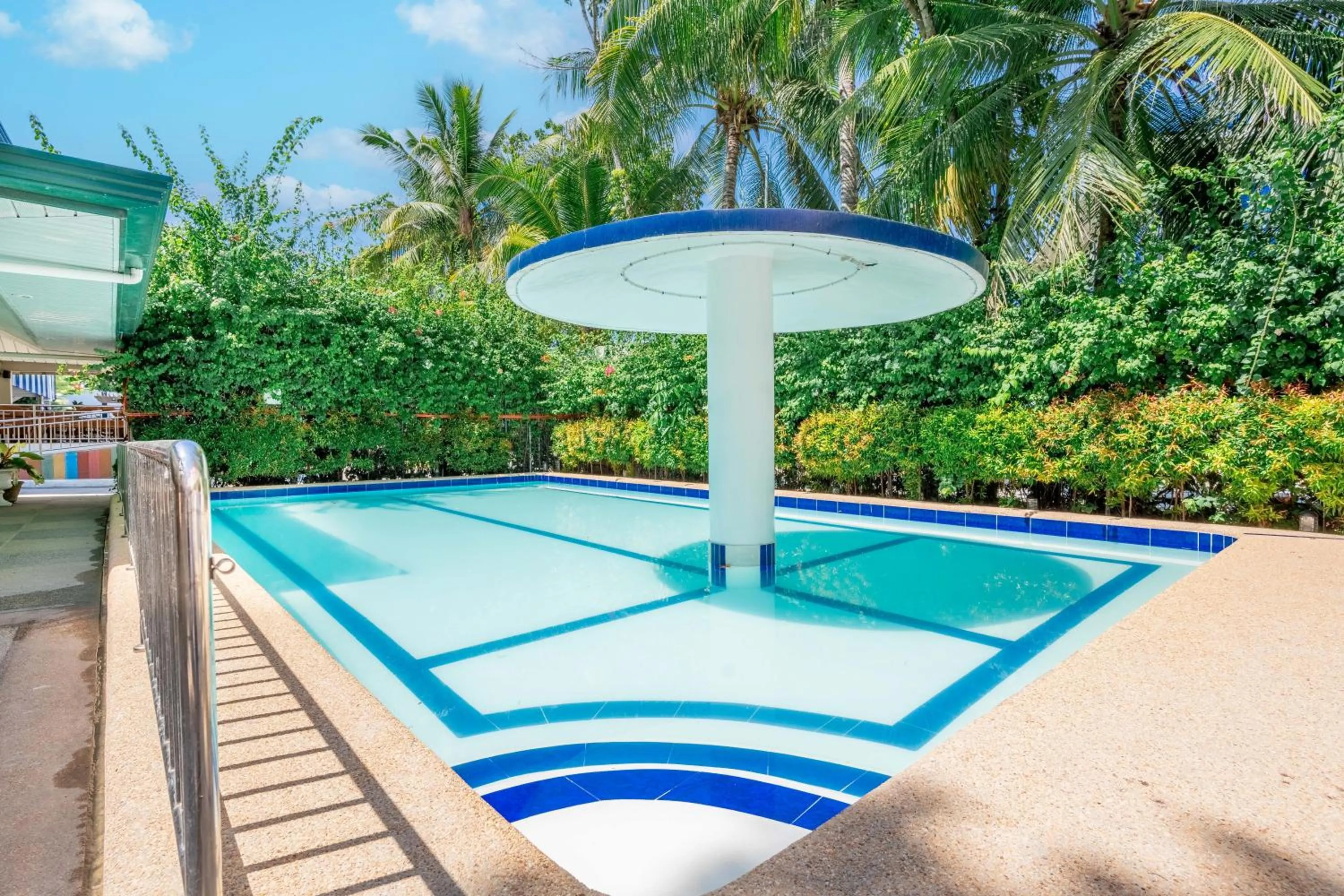 Swimming pool in Carcar Eco Farm Resorts