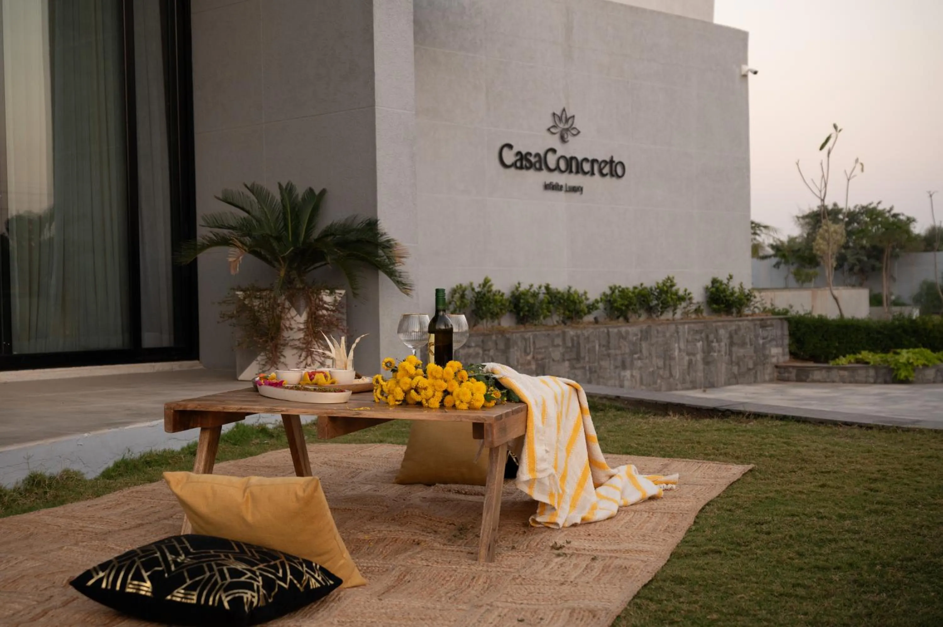 Entertainment in Casa Concreto- 5-Bedroom Luxury Villa with all weather Pool
