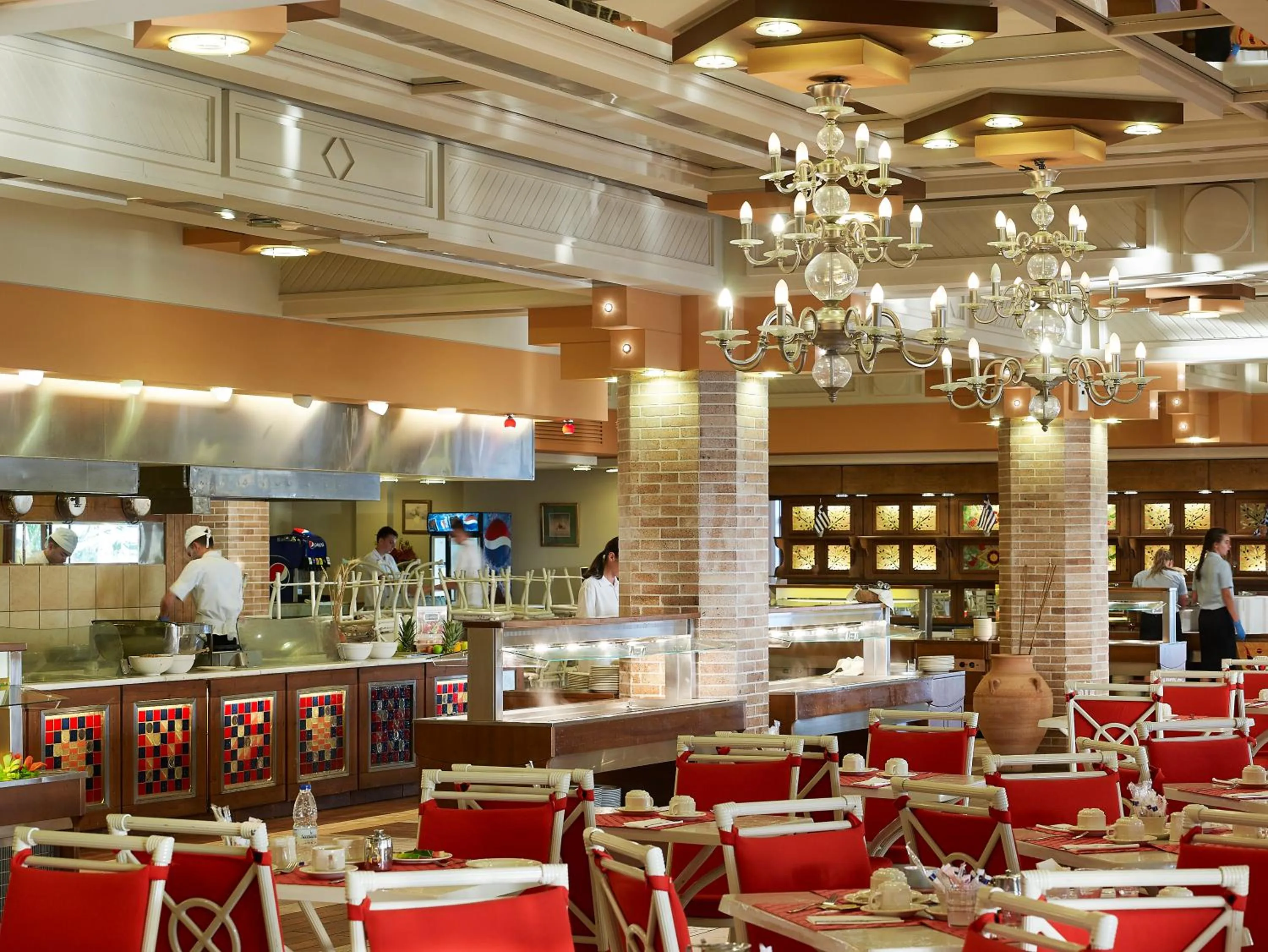 Restaurant/places to eat in Knossos Royal