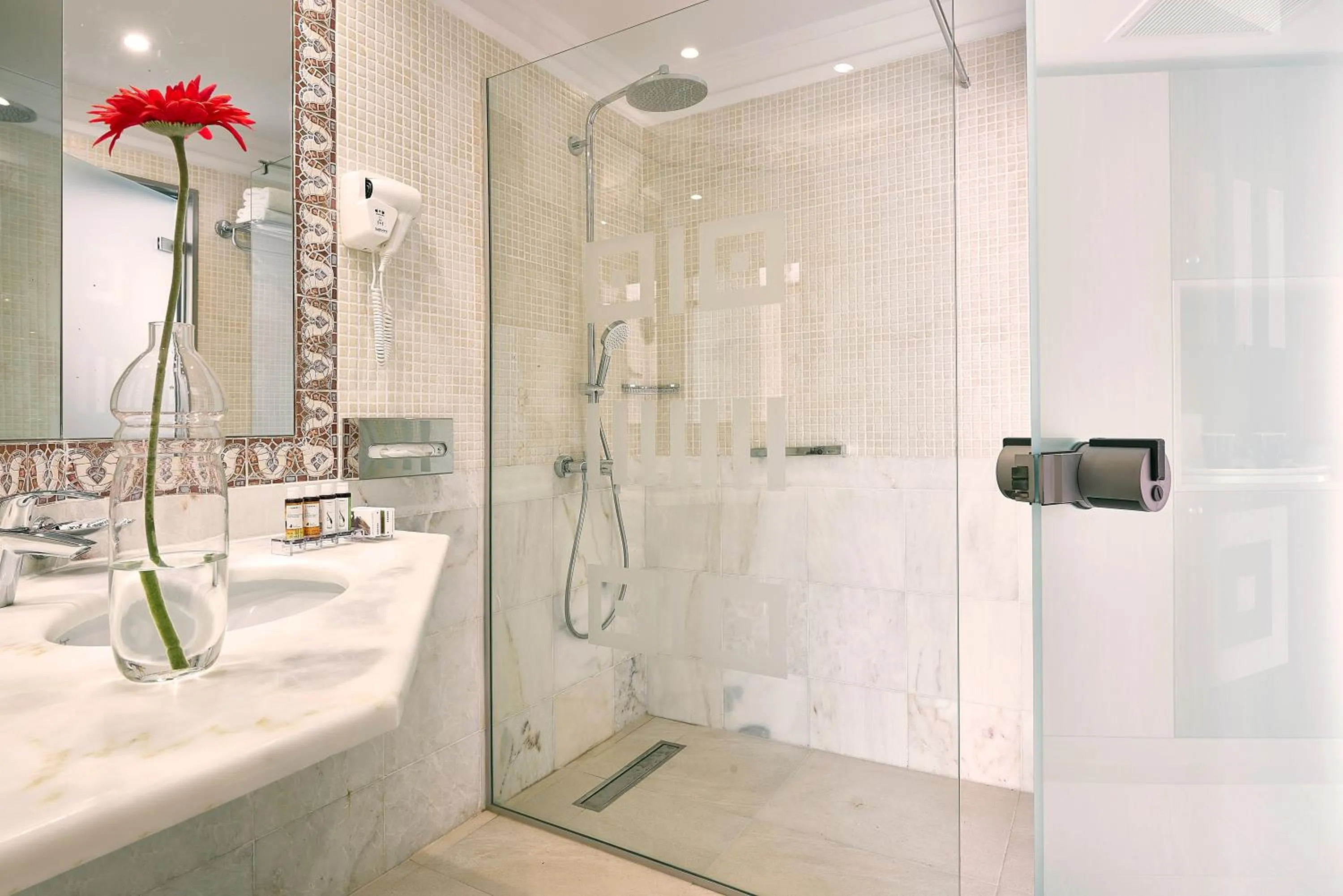 Bathroom in Knossos Royal