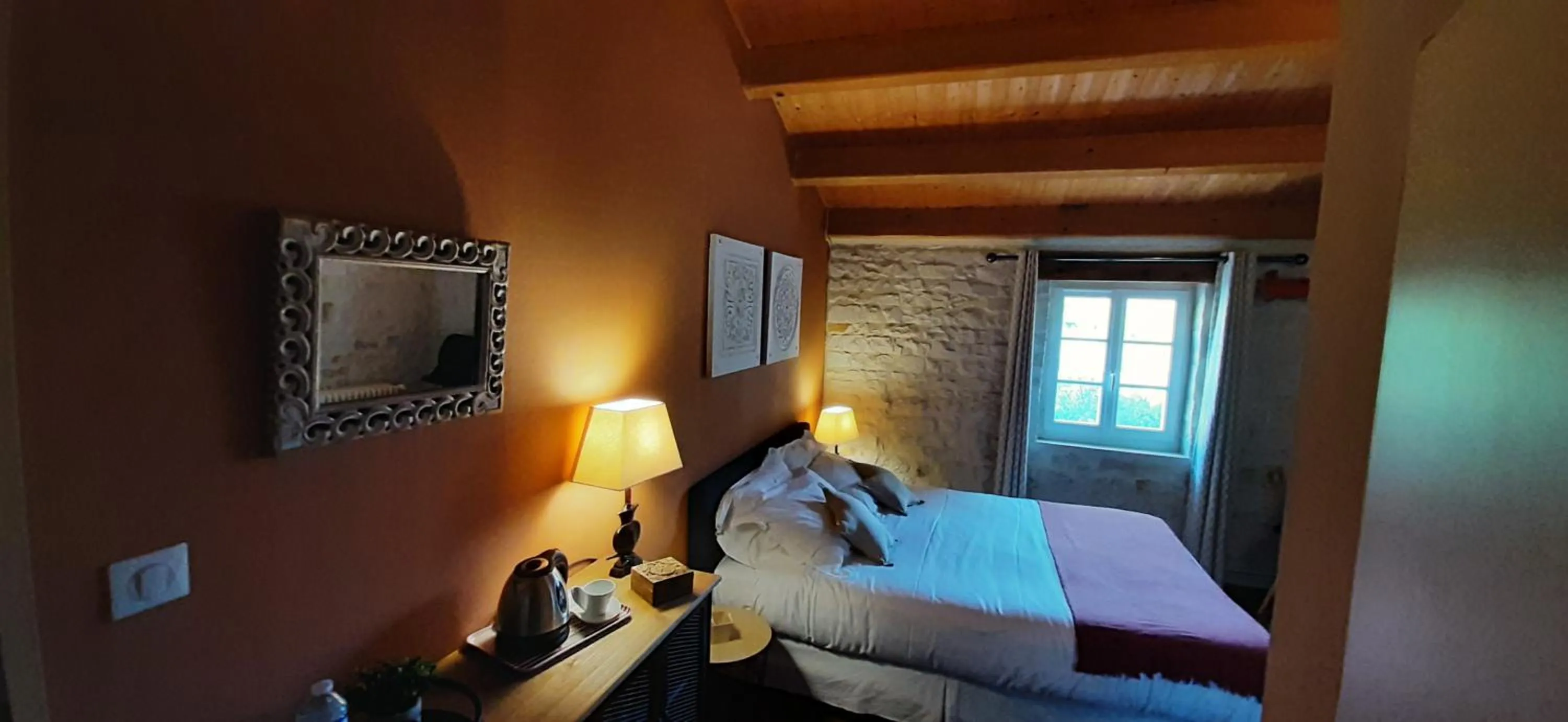 Photo of the whole room, Bed in "LA ROCHELLE LODGE" Chambres d'Hôtes