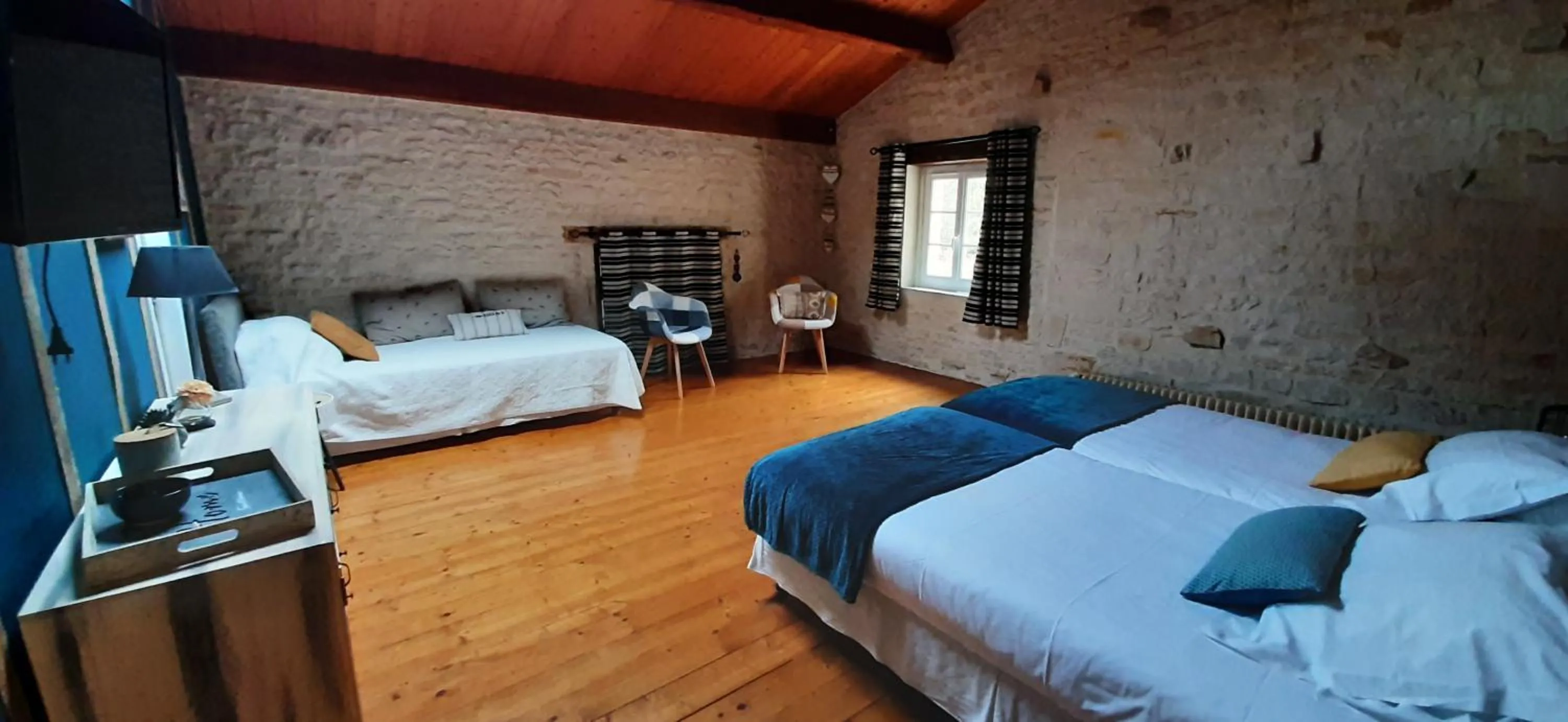 Photo of the whole room, Bed in "LA ROCHELLE LODGE" Chambres d'Hôtes