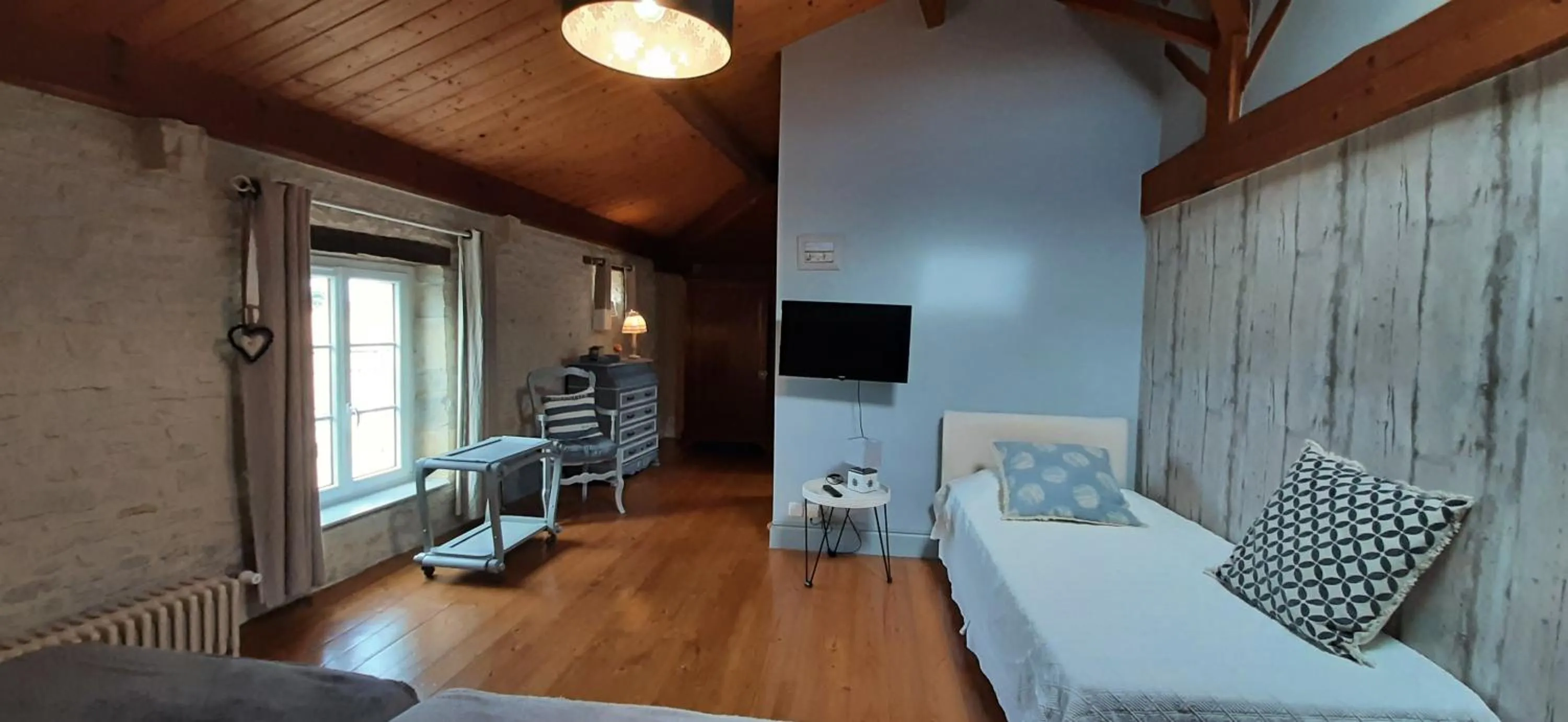 Photo of the whole room in "LA ROCHELLE LODGE" Chambres d'Hôtes
