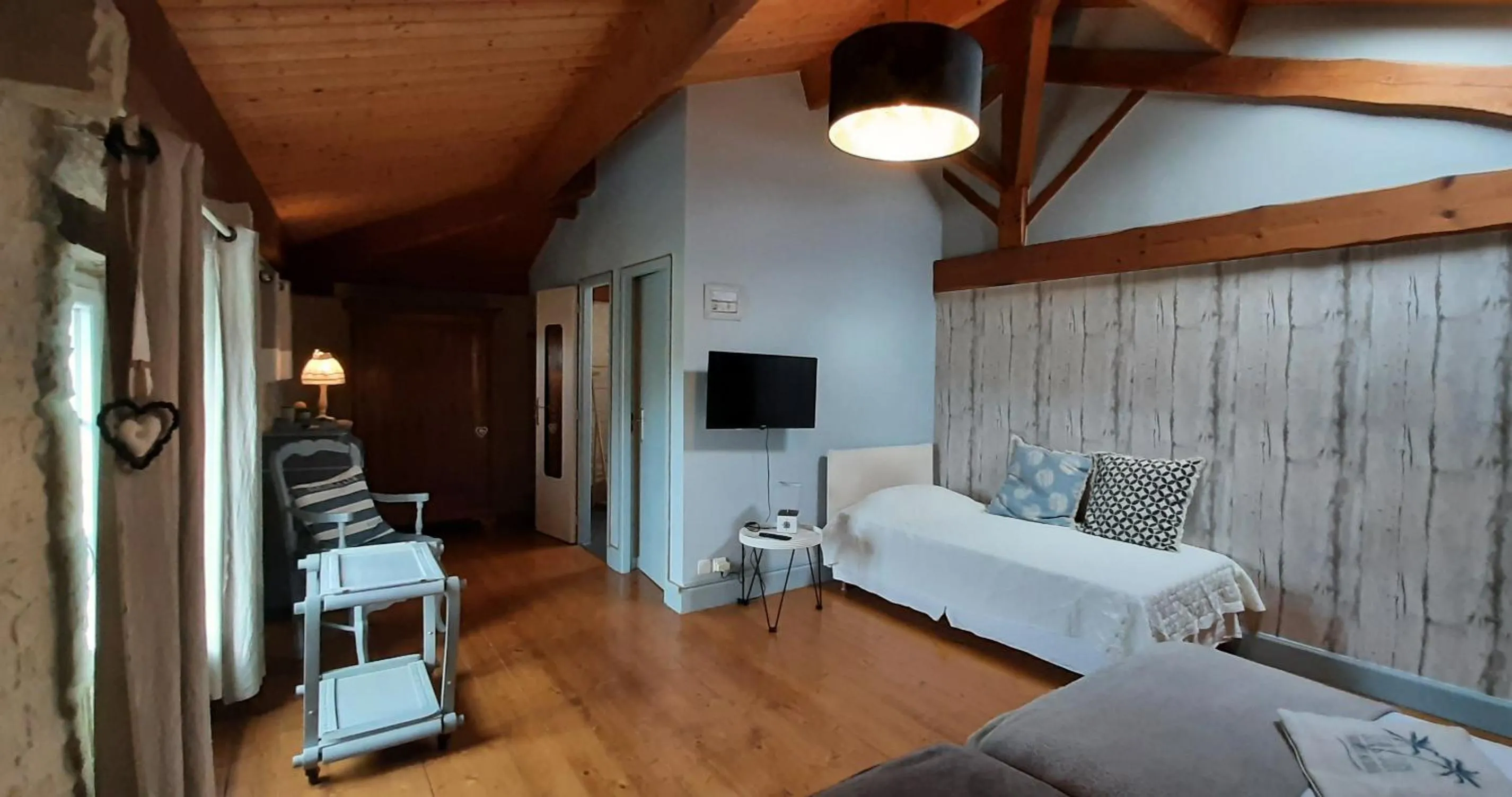 Photo of the whole room, Bed in "LA ROCHELLE LODGE" Chambres d'Hôtes