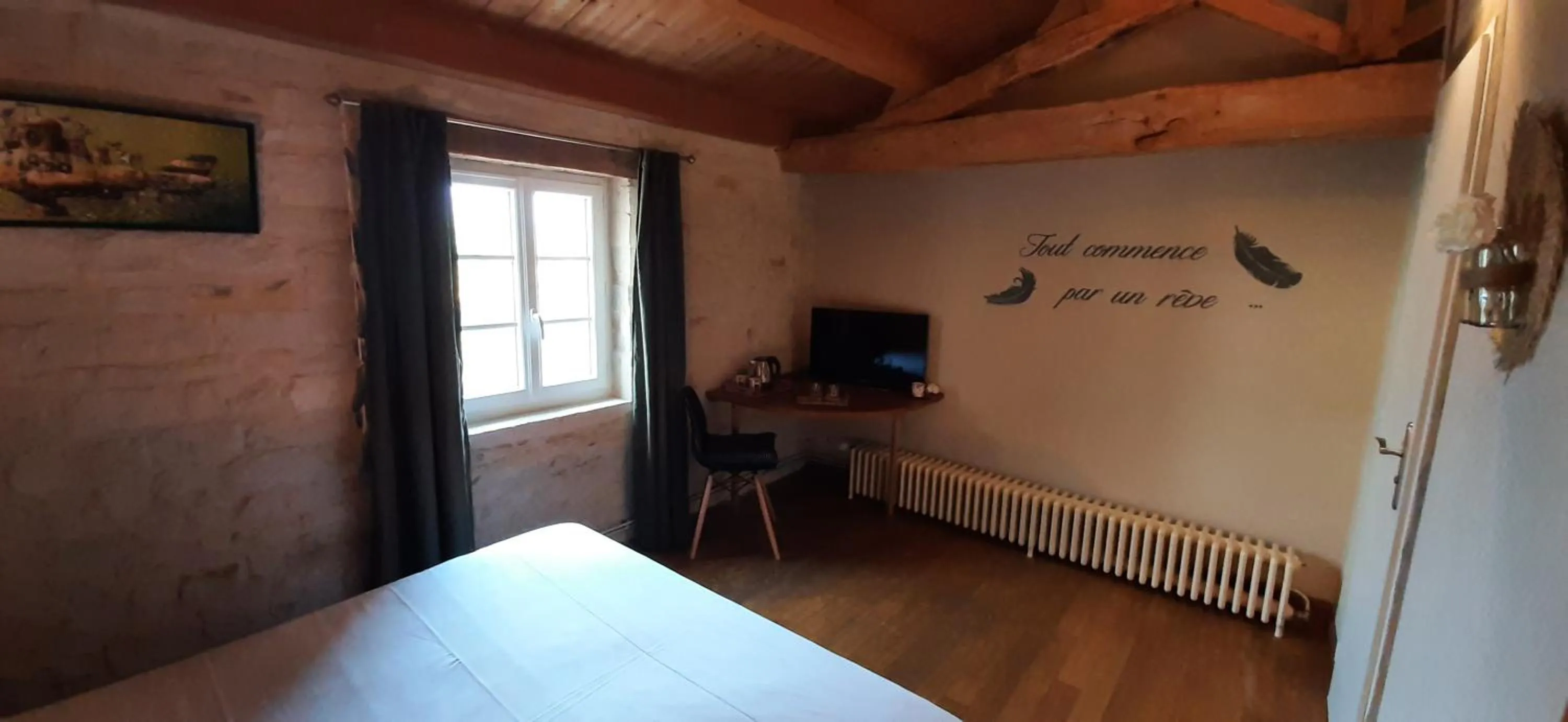 Photo of the whole room, Bed in "LA ROCHELLE LODGE" Chambres d'Hôtes