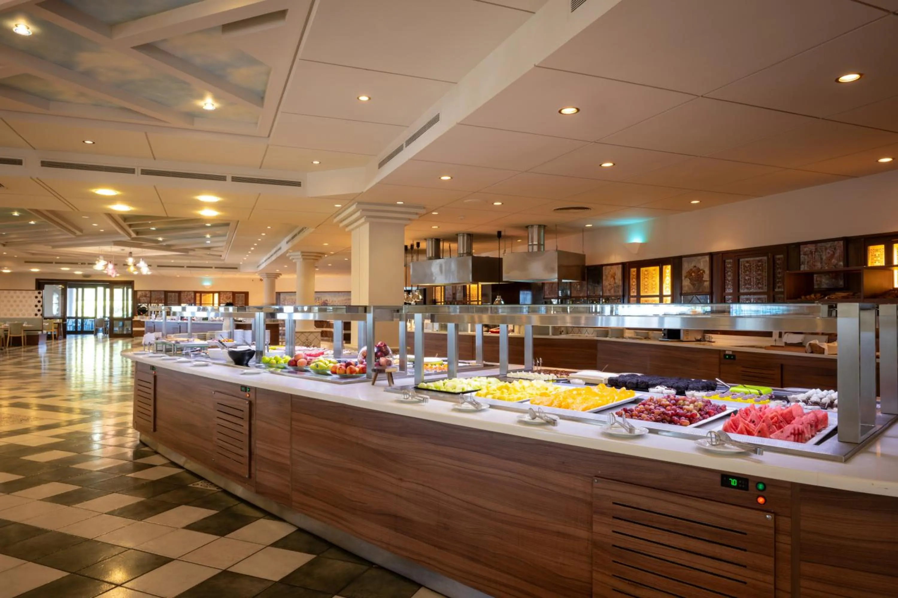 Restaurant/places to eat in Mitsis Royal Mare