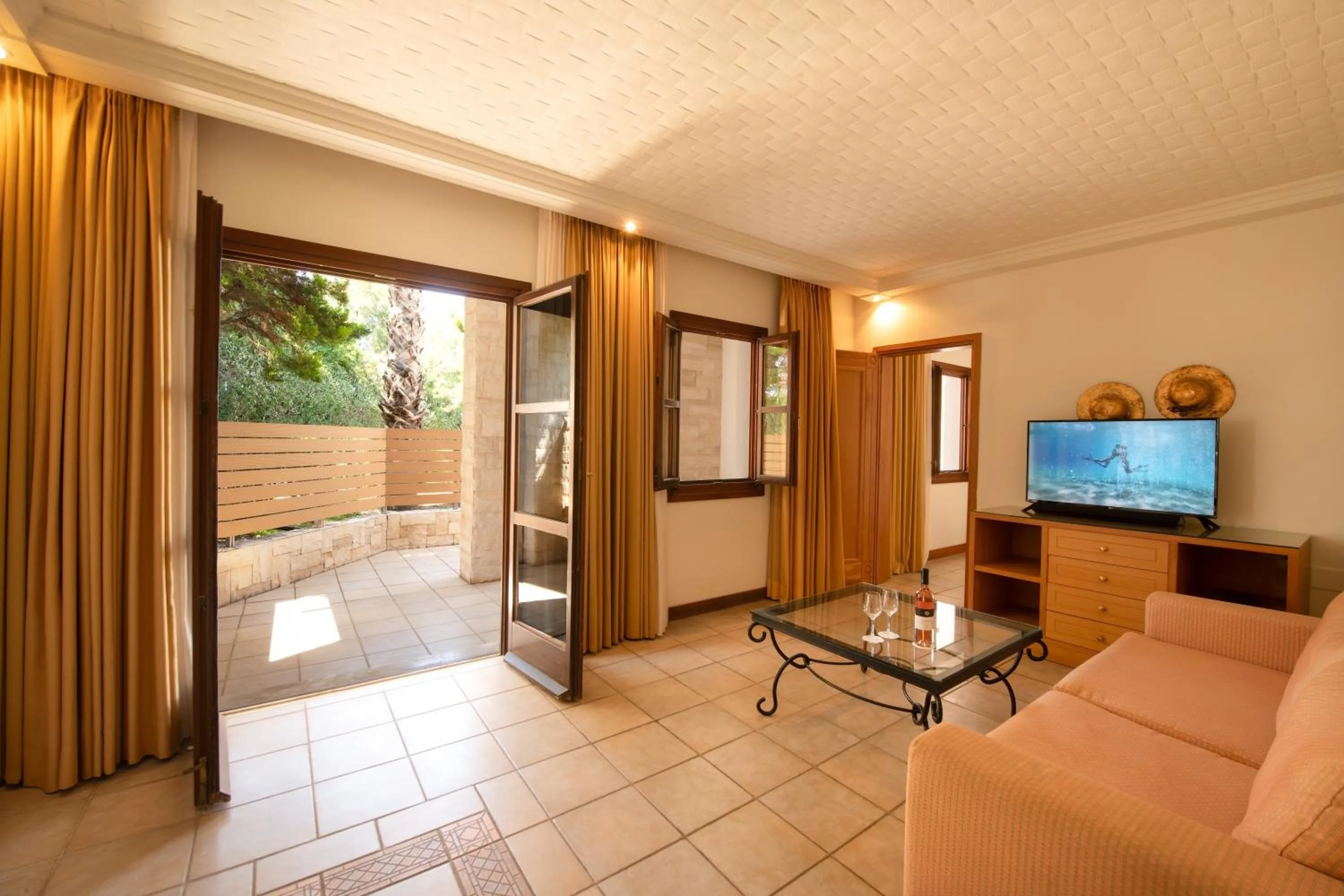 Photo of the whole room in Mitsis Royal Mare