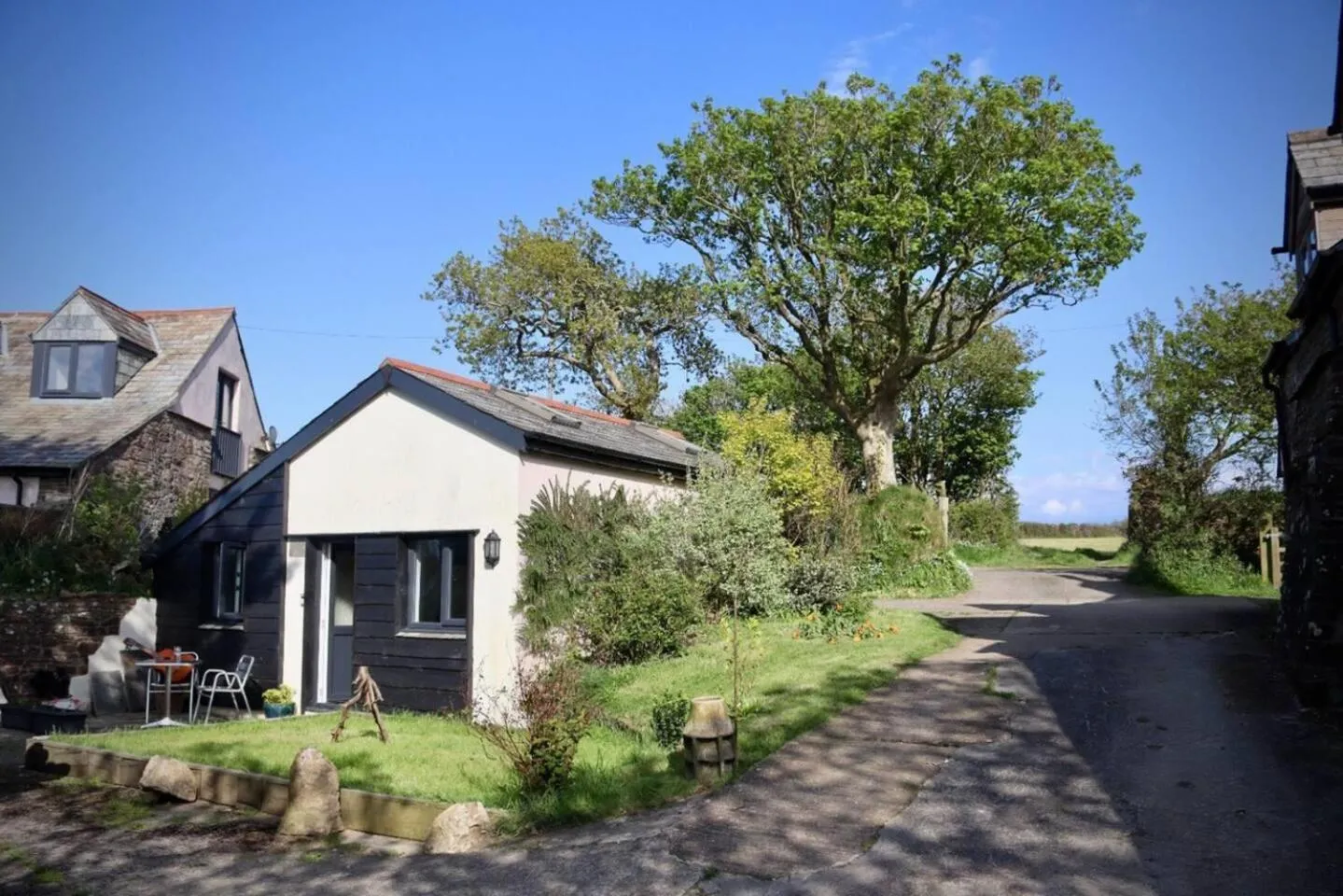 Little Linney - Sleeps 2 - Garden - Parking - Wifi