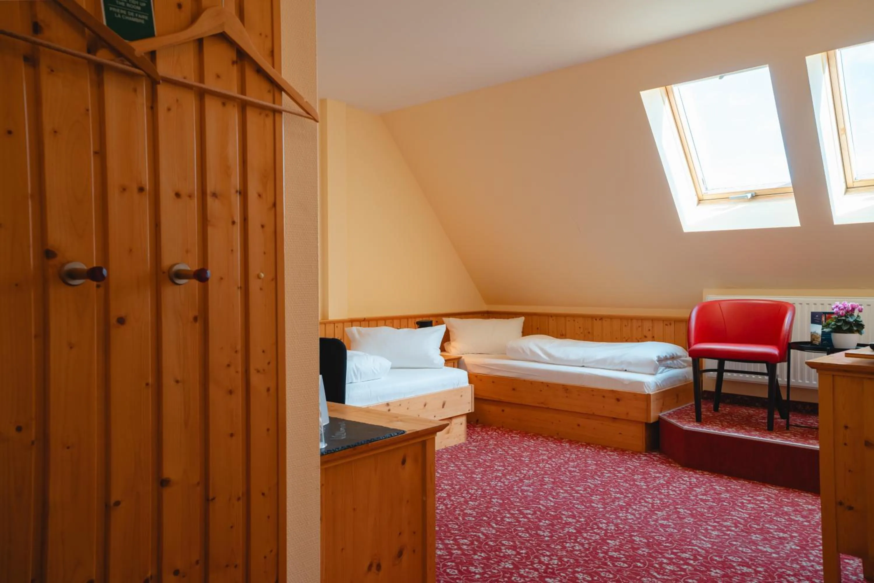 Photo of the whole room, Bed in Hotel Fichtelberghaus - ganz oben im Erzgebirge