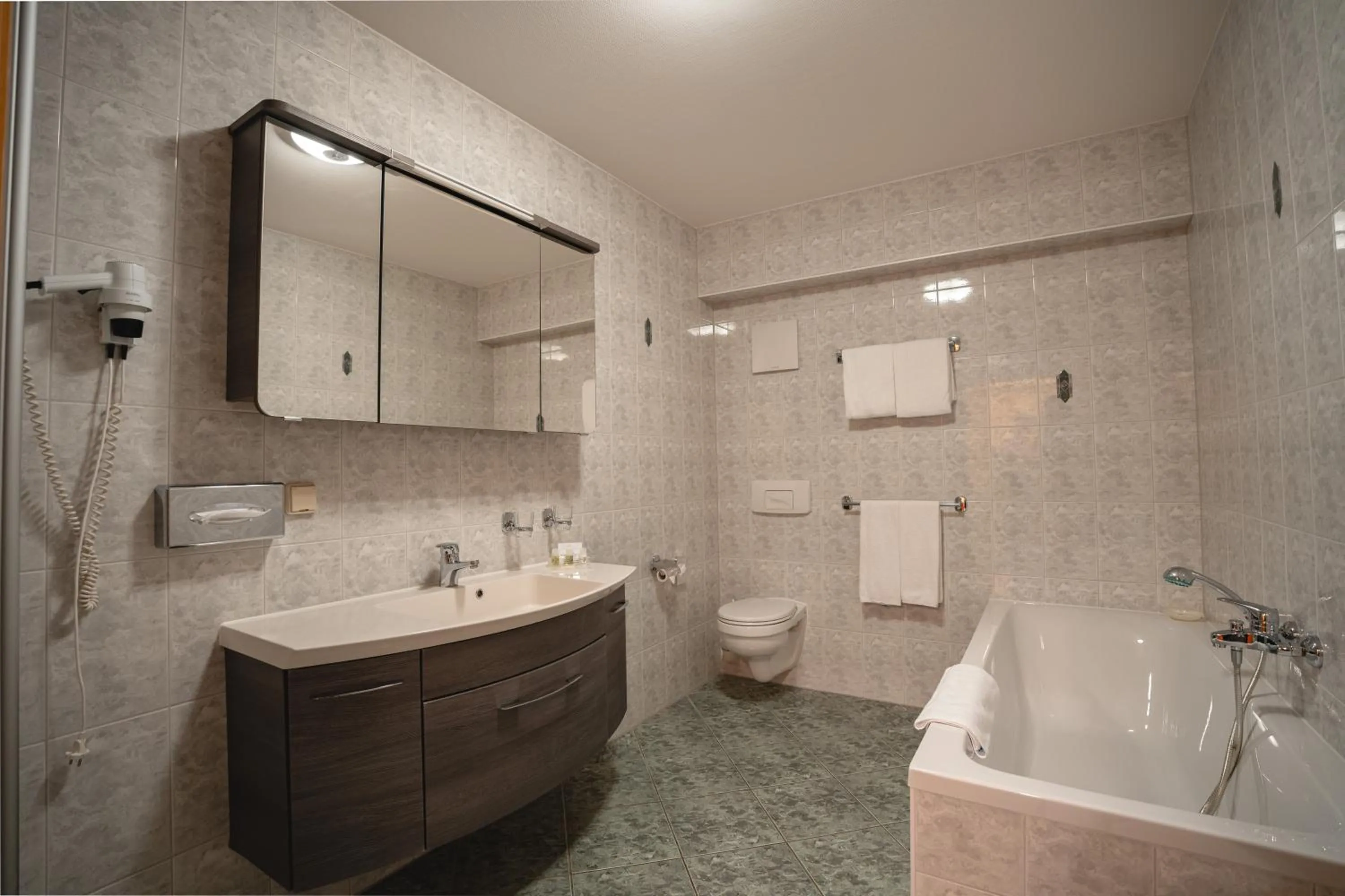 Bathroom in Hotel Fichtelberghaus - ganz oben im Erzgebirge