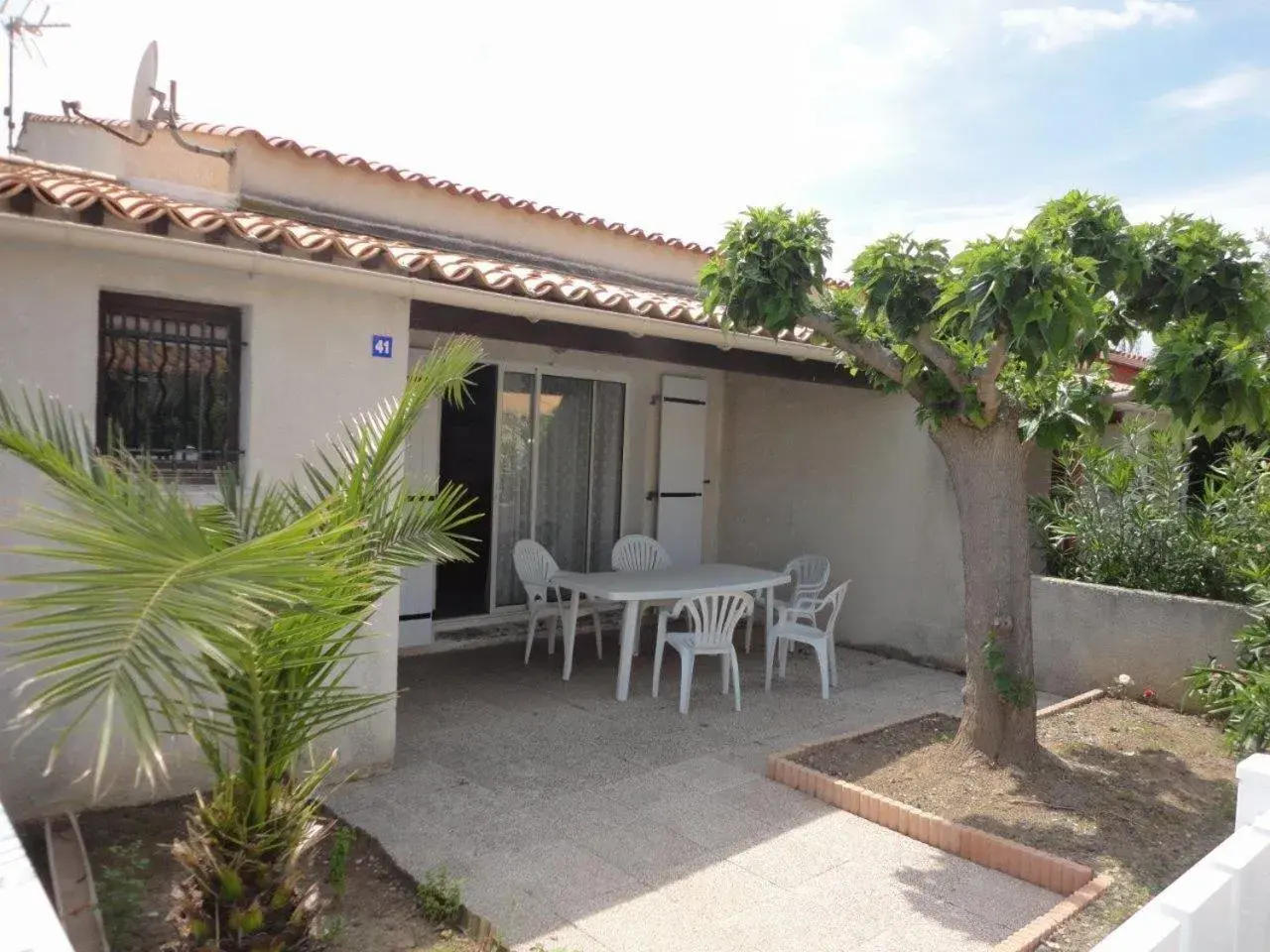 PERLES DU SOLEIL Jolie villa T2 mezzanine piscine Rochelongue Cap d'Agde PERLES DU SOLEIL Jolie villa T2 mezzanine piscine Rochelongue Cap d'Agde