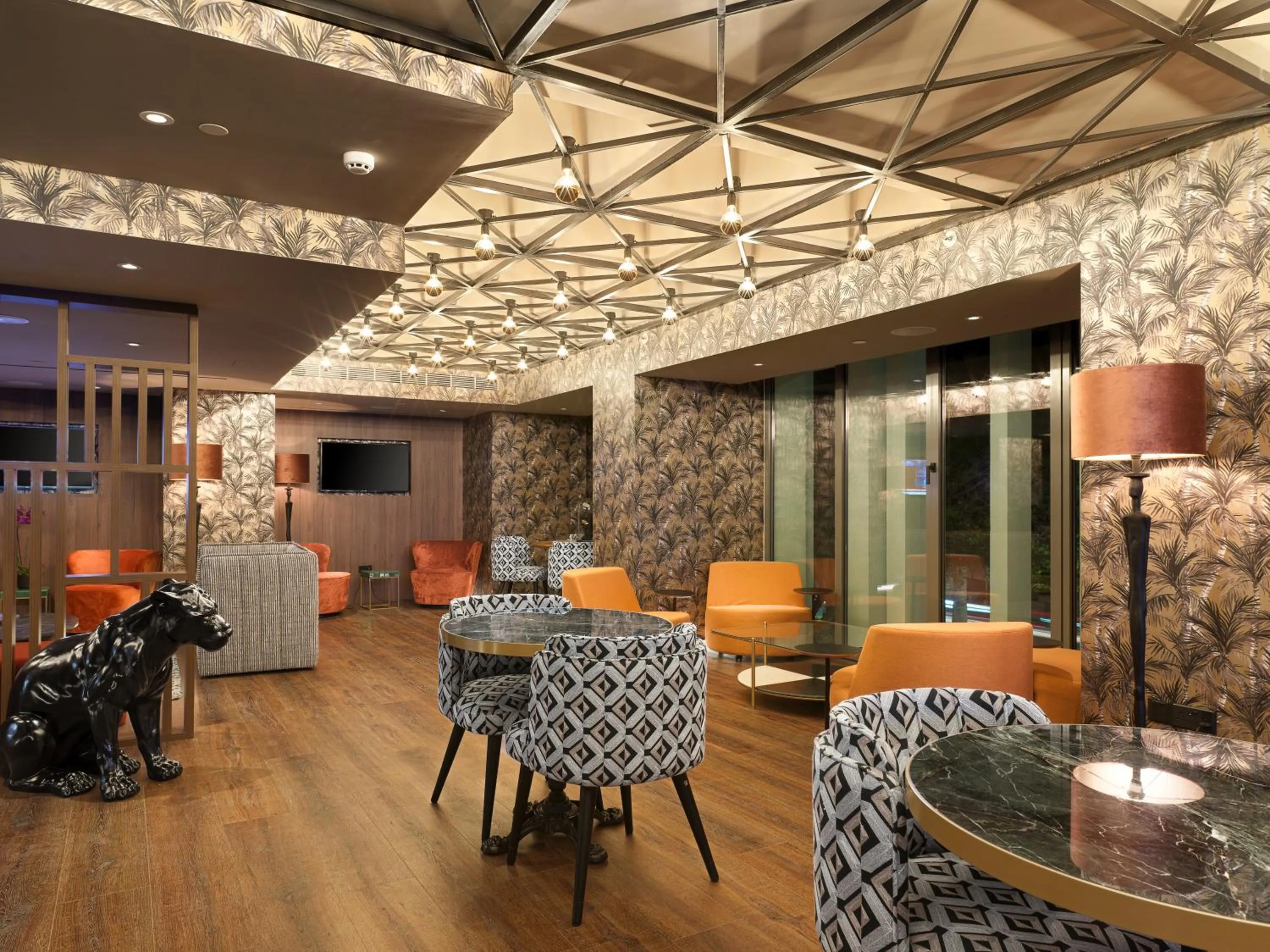 Restaurant/places to eat in NYX Hotel Limassol