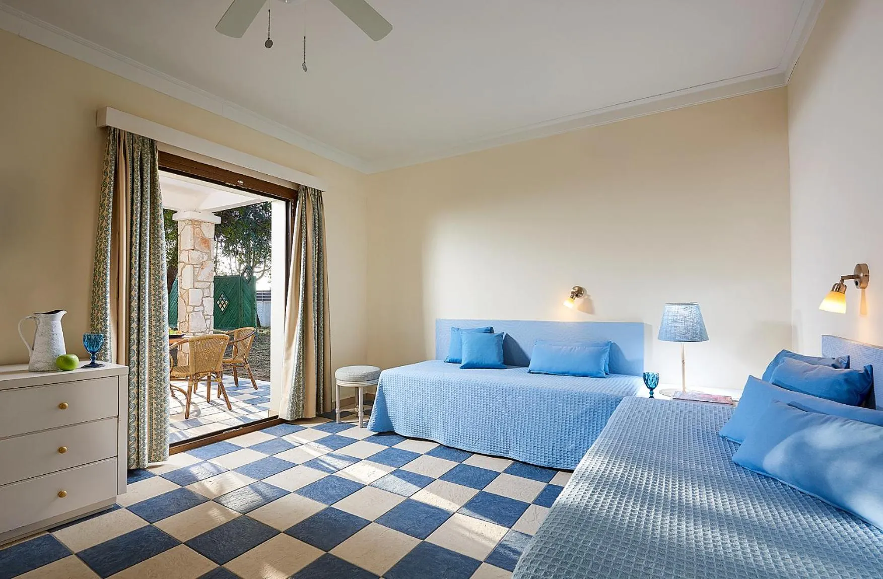 Living room, Bed in Aldemar Olympian Village