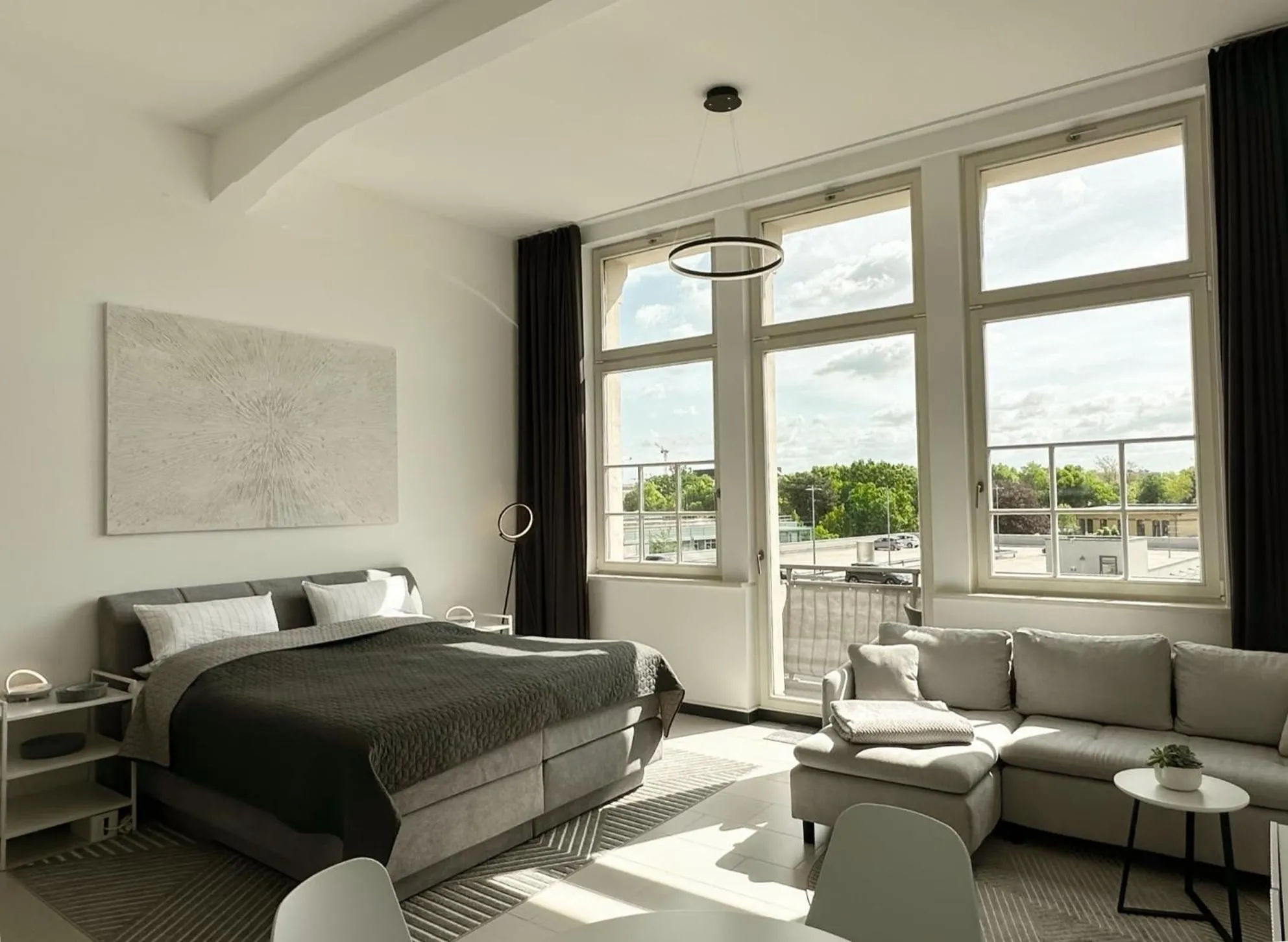 Bed in MEOS 1 -Zentrum-Balkon-Parkplatz-Gym-Uniklinik