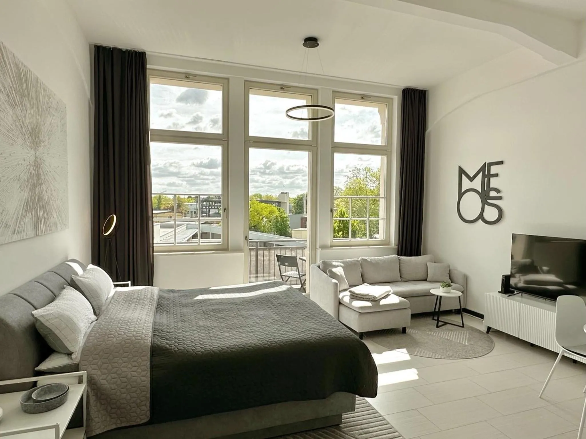 Bed in MEOS 1 -Zentrum-Balkon-Parkplatz-Gym-Uniklinik
