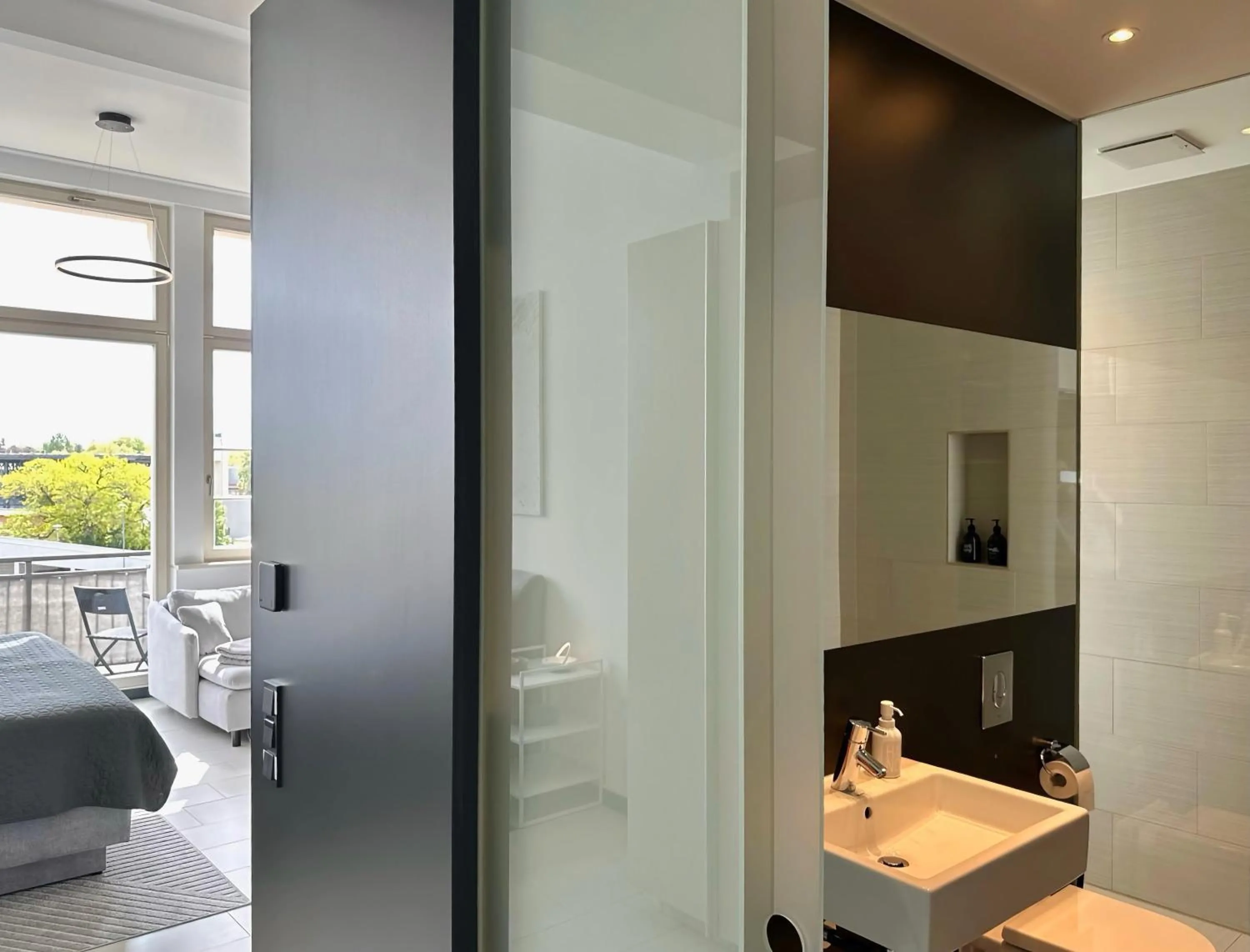 Bathroom in MEOS 1 -Zentrum-Balkon-Parkplatz-Gym-Uniklinik