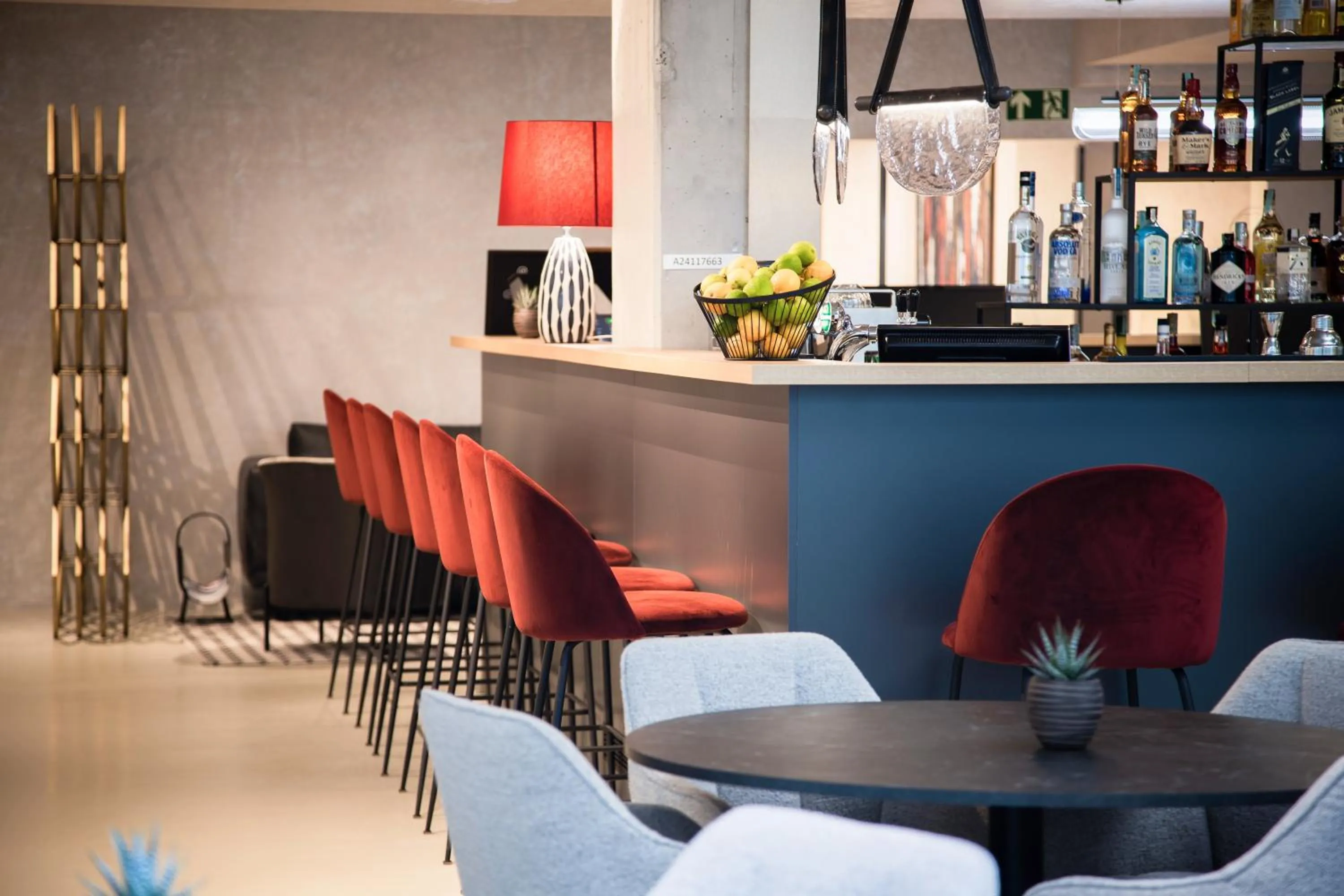 Lounge or bar in The Amberlyn Suite Hotel