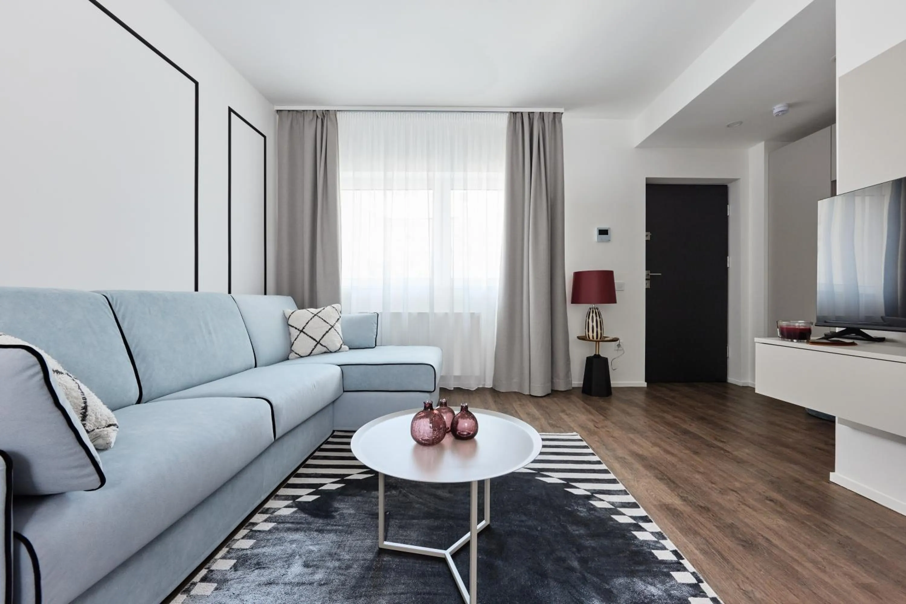 TV and multimedia in The Amberlyn Suite Hotel