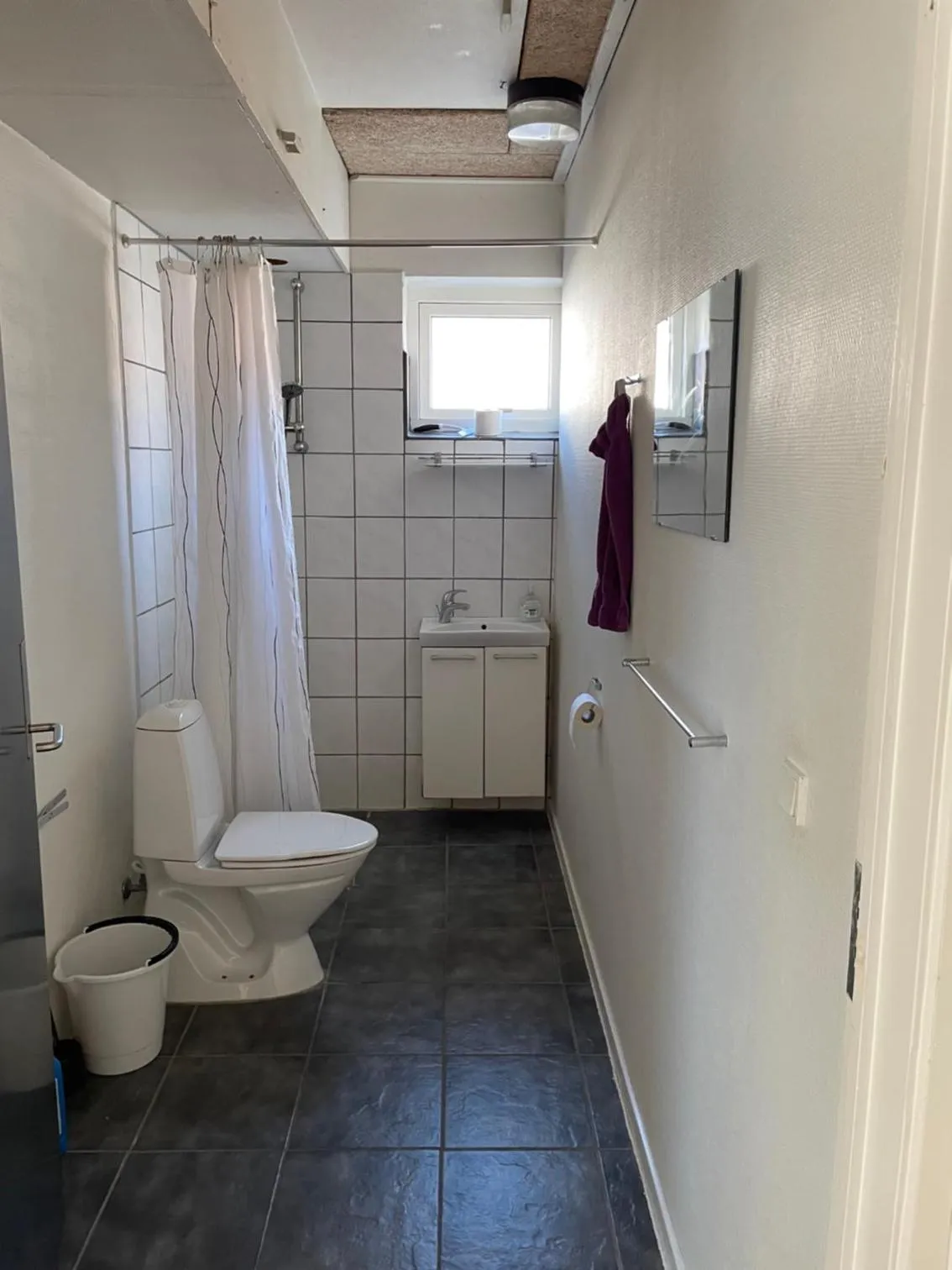 Shower in rooms for rent Andersen Invest
