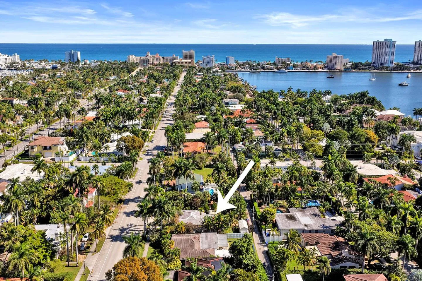 WALK to Beach Luxury 3BR Villa in Hollywood Lakes