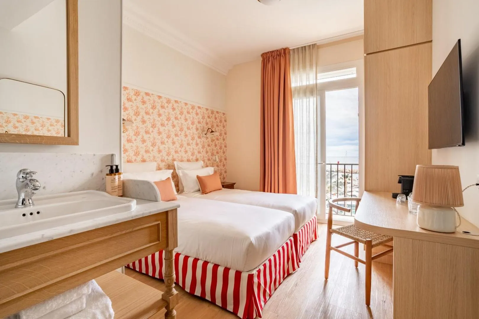 Photo of the whole room, Bed in Villa Camille Hotel & Spa