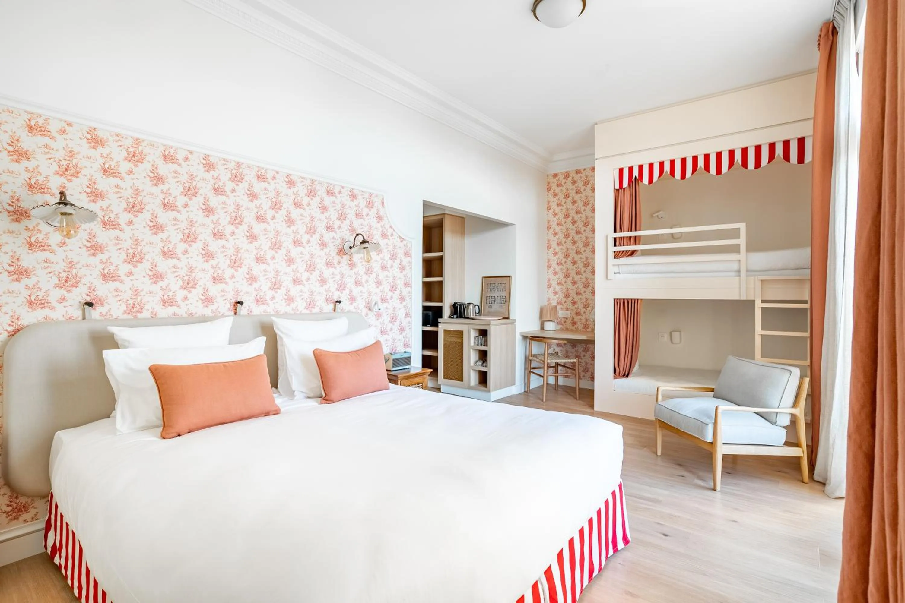 Bed in Villa Camille Hotel & Spa