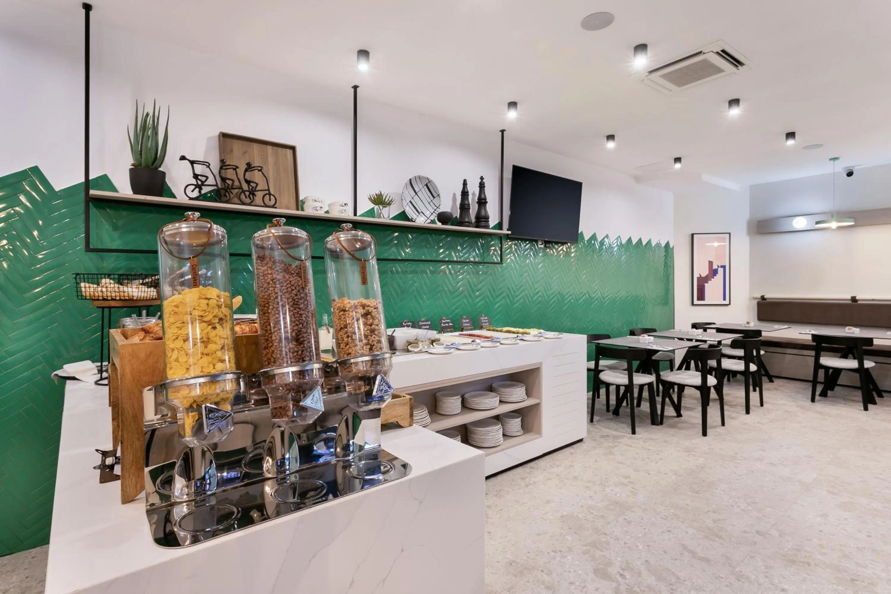 Restaurant/places to eat in Mistral St. Julian’s Affiliated by Meliá