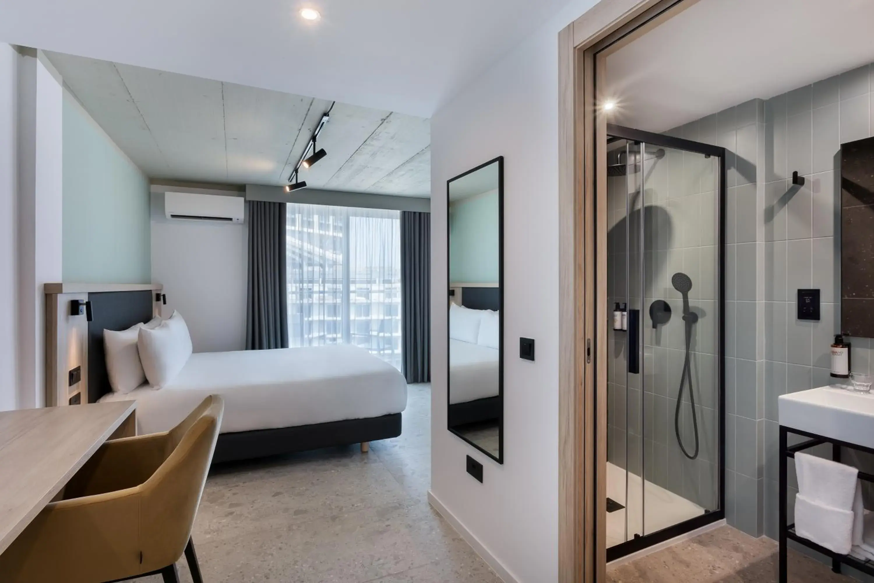 Bedroom, Bed in Hotel Mistral St Julian's, Affiliated by Meliá Bedroom, Bed in Hotel Mistral St Julian's, Affiliated by Meliá