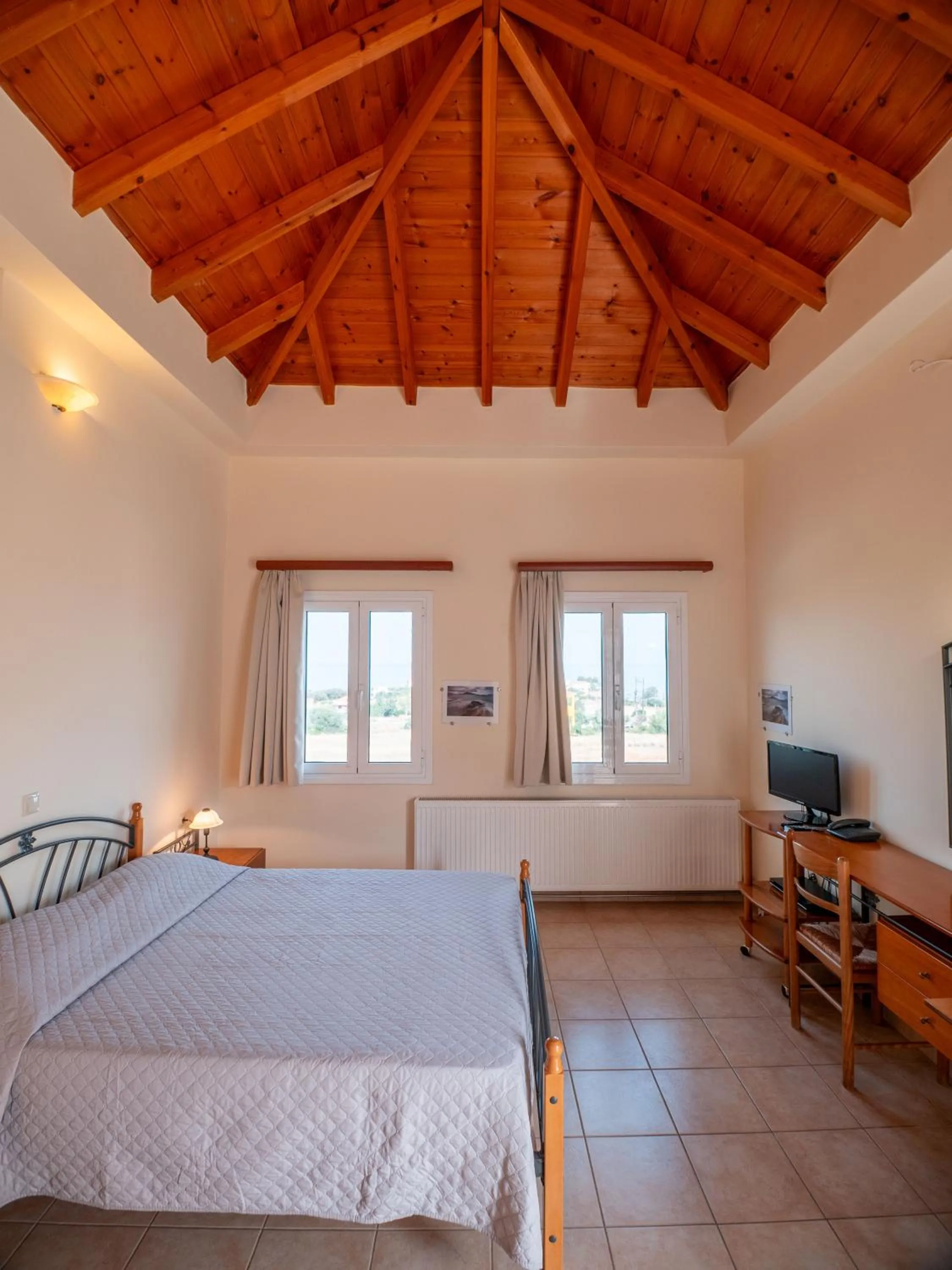 Bed in Apartments Hotel & Studios, Xifoupolis