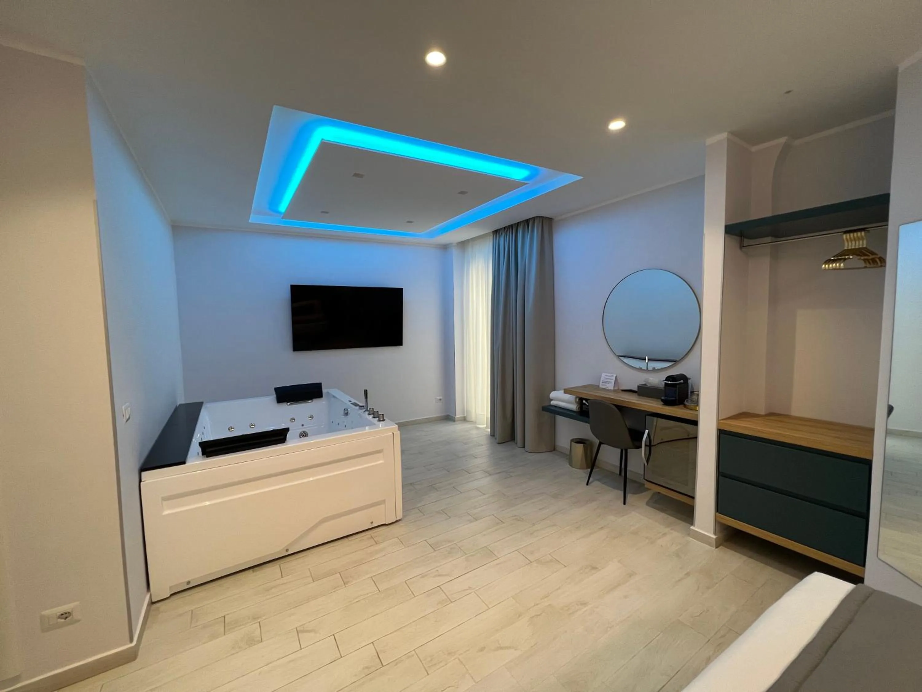 Bed in Naxos Marina Bay