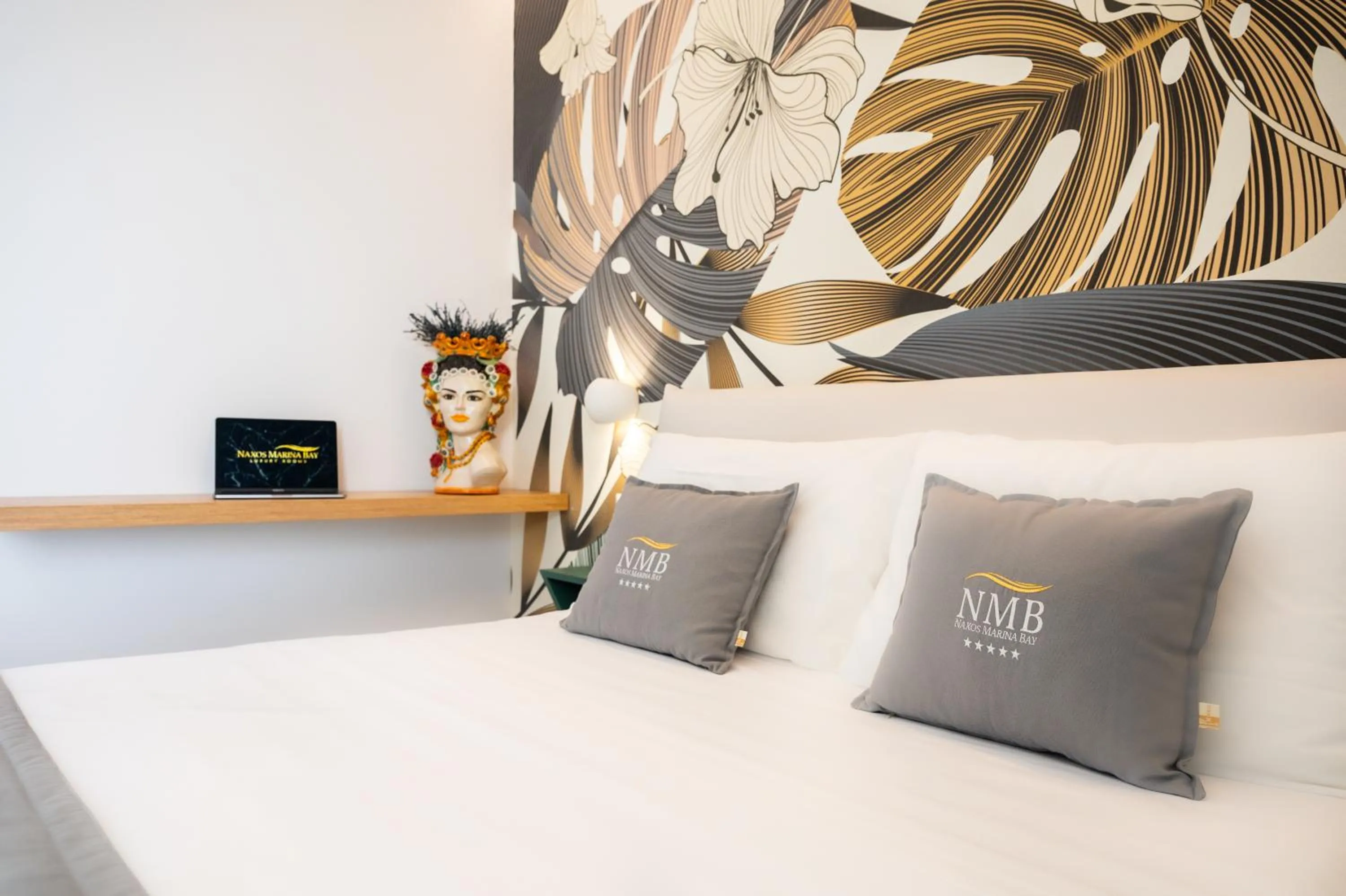 Bed in Naxos Marina Bay