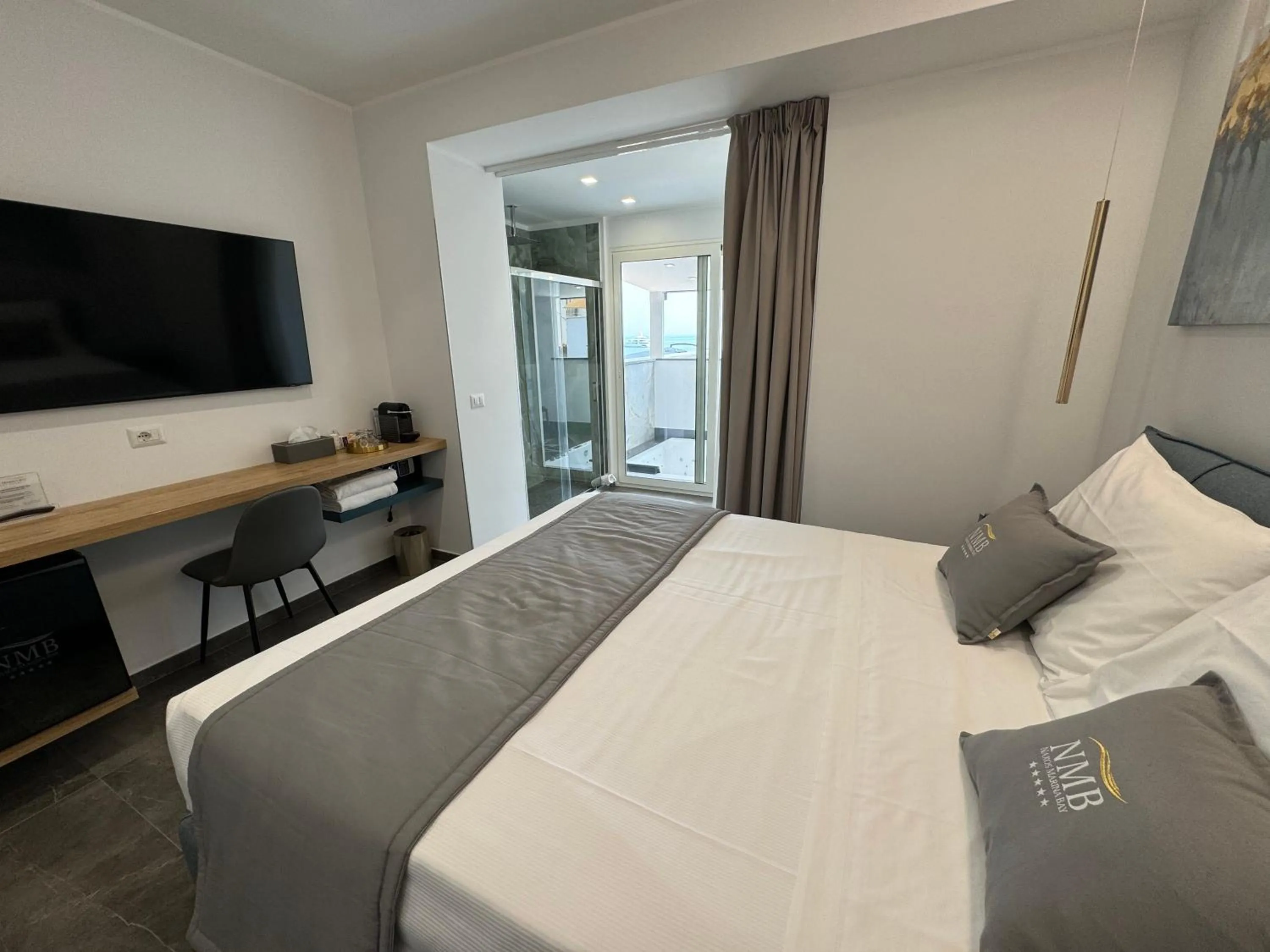 Bed in Naxos Marina Bay