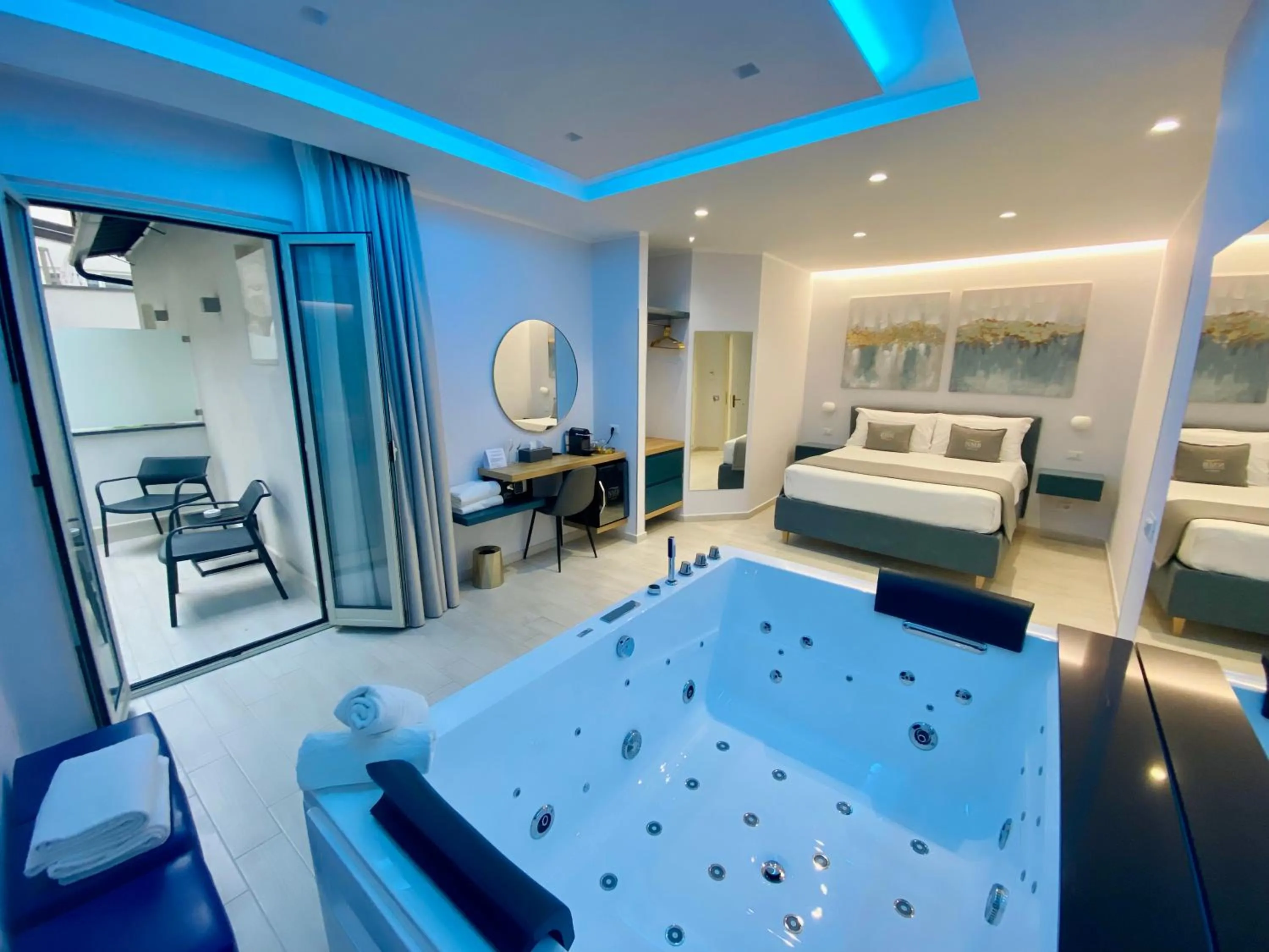 Bed in Naxos Marina Bay