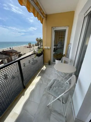 2 BR Beachfront apartment in Estepona, Malaga.