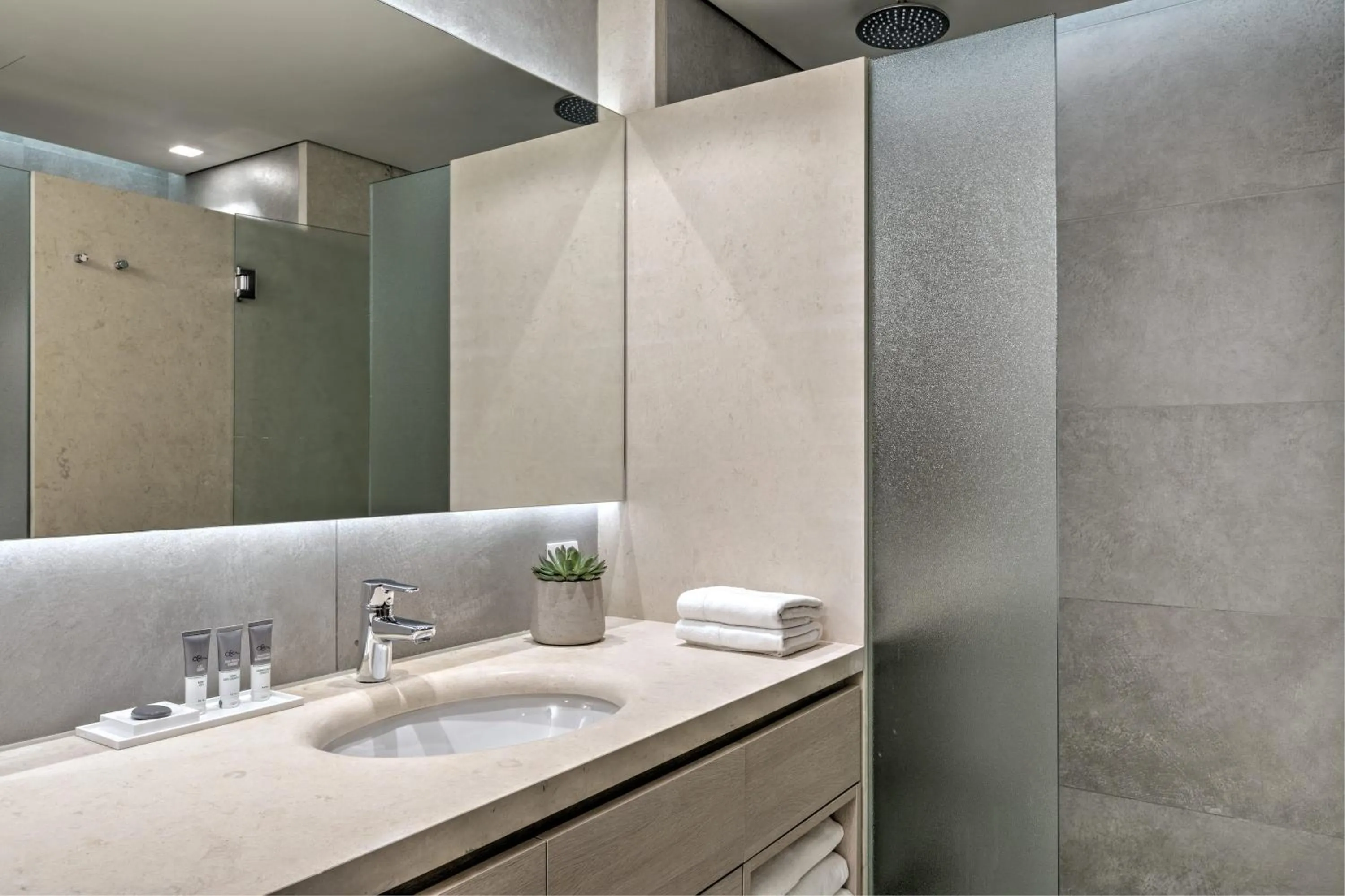 Bathroom in Amada Colossos Resort