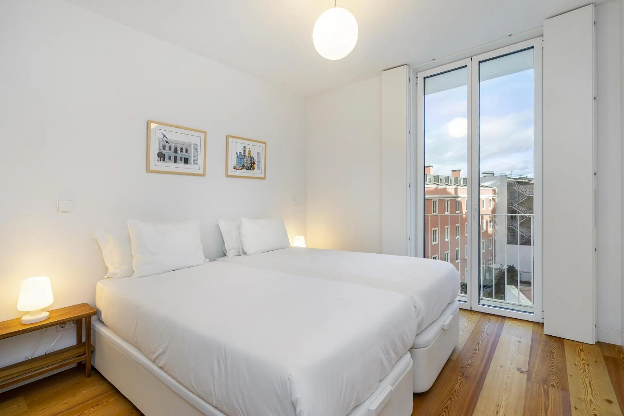 WHome City View Penthouse Luxurious Living in Lisbon with AC & Elevator