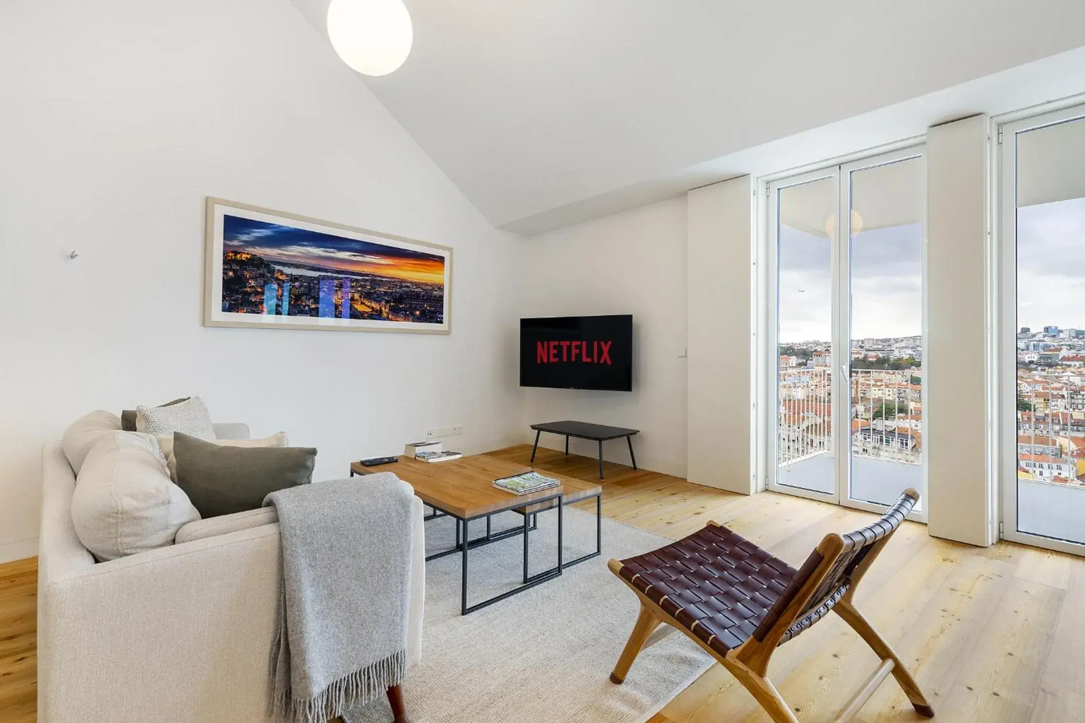 WHome City View Penthouse Luxurious Living in Lisbon with AC & Elevator WHome City View Penthouse Luxurious Living in Lisbon with AC & Elevator