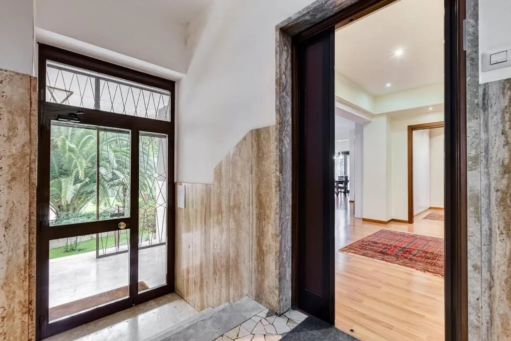 Exclusive Apartment in Eur Lake