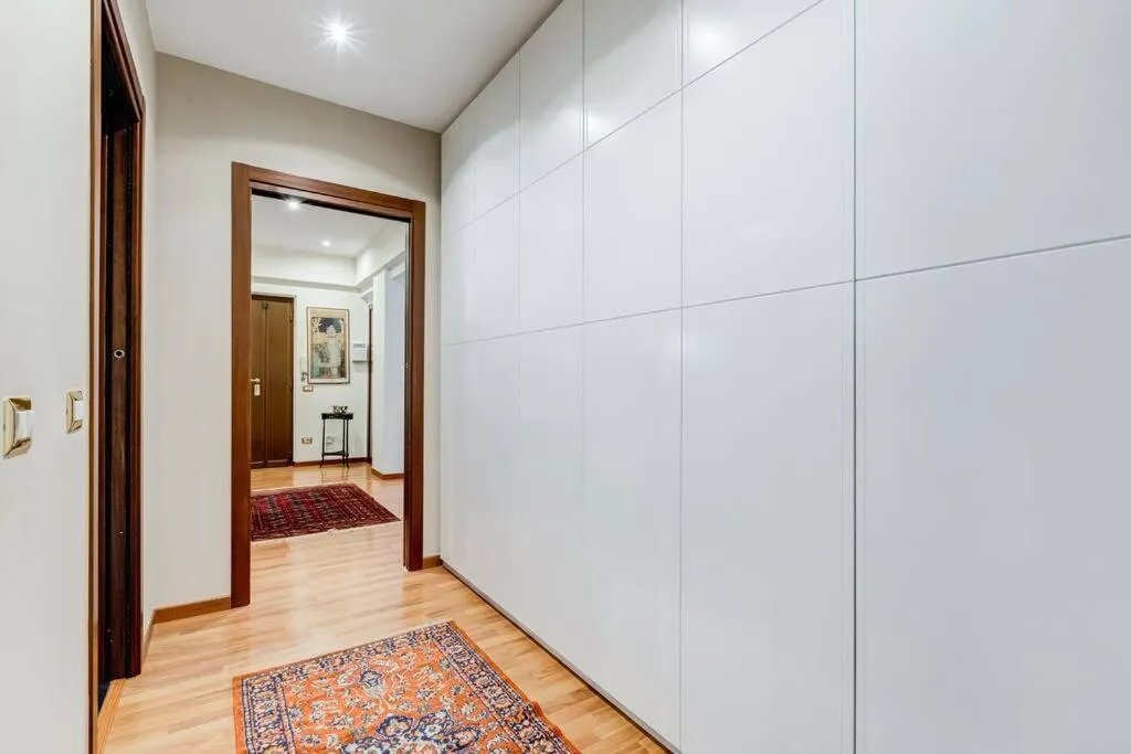 Bed in Exclusive Apartment in Eur Lake