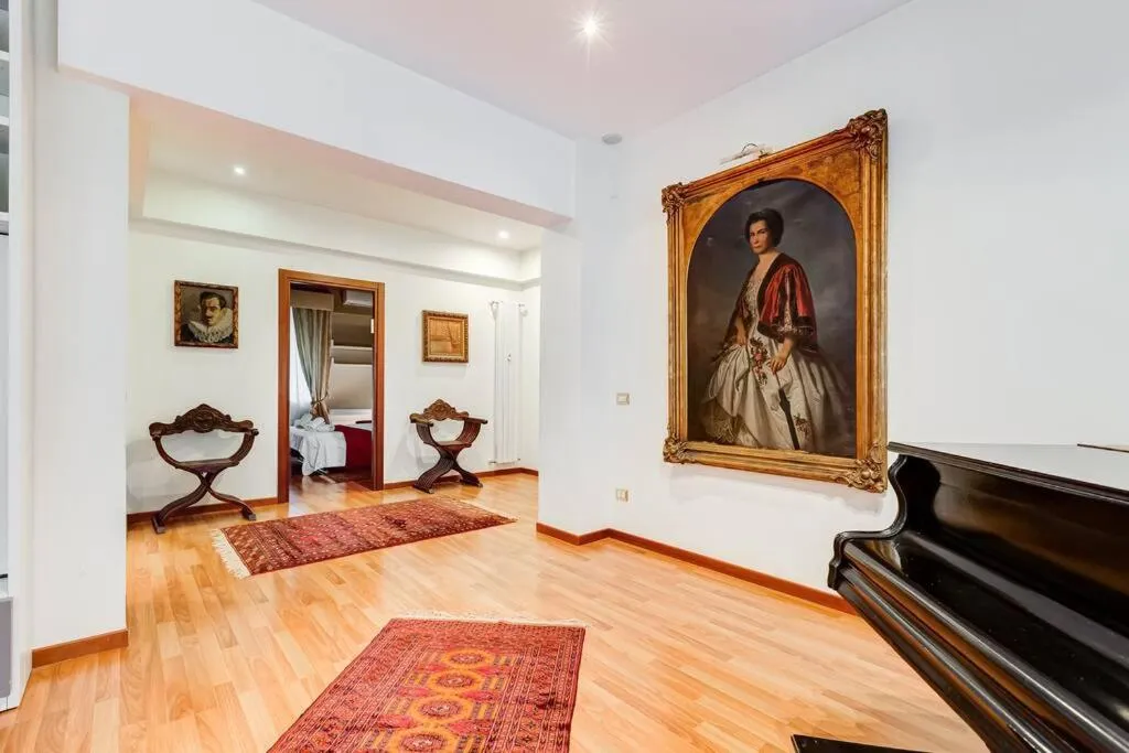 Exclusive Apartment in Eur Lake