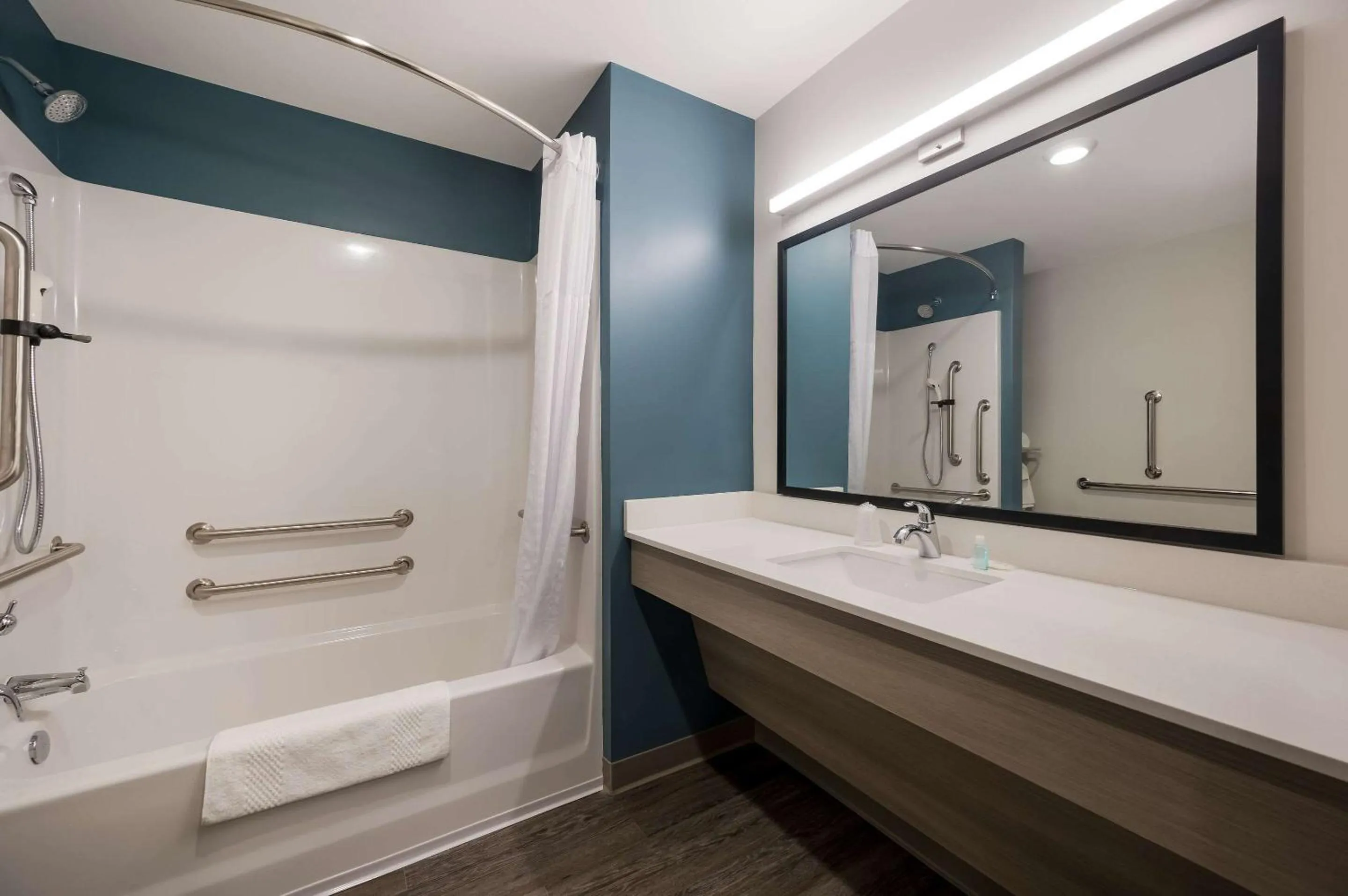Bathroom in WoodSpring Suites Wixom - Novi