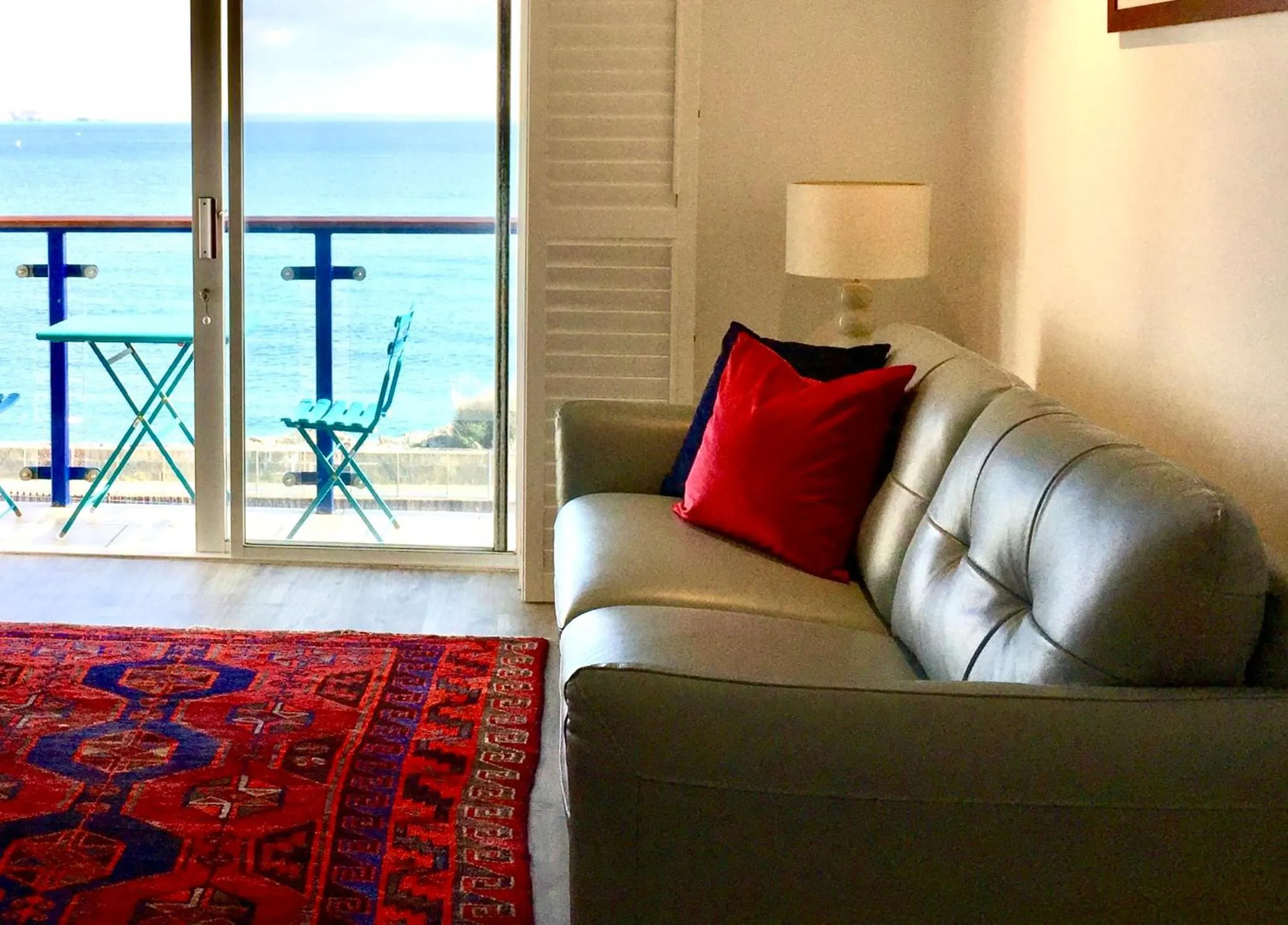 Stylish Sea View Apartment with Parking